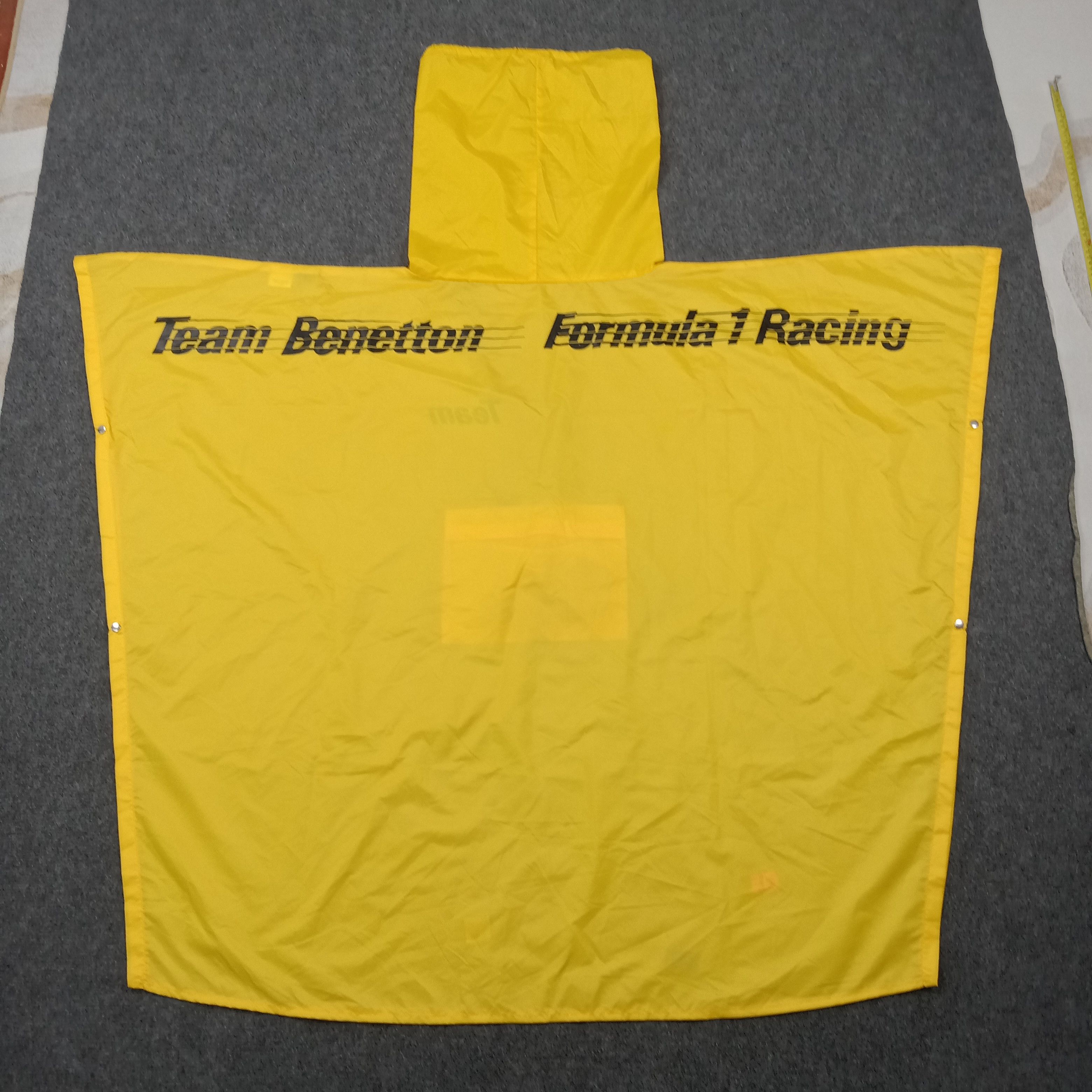 Benetton Formula 1 Racing Team Benetton Raincoat Free Size C269N15 Size US L / EU 52-54 / 3 - 1 Thumbnail