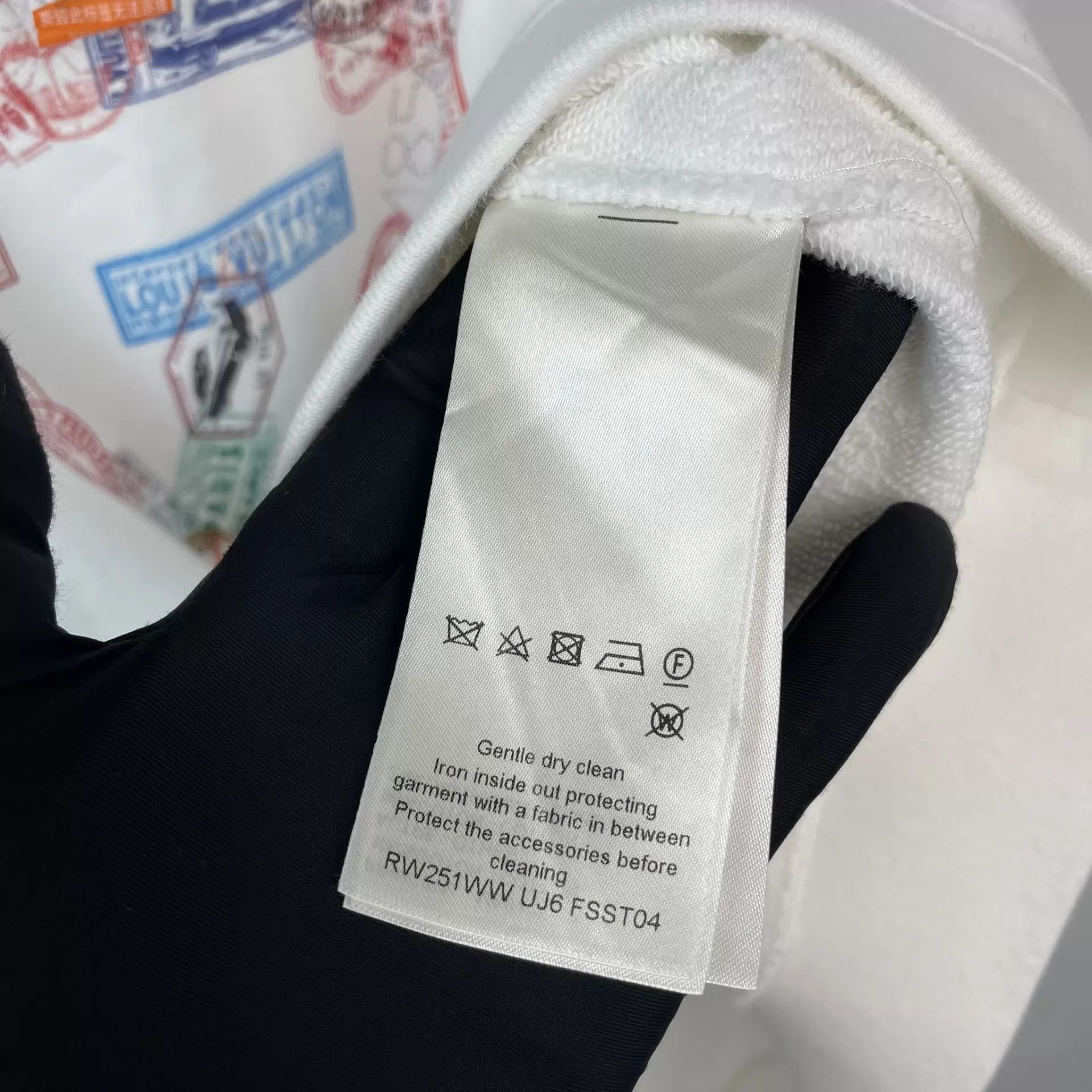 Louis Vuitton LV Stamped Logo Cotton Pullover Sweatshirt White XL Size XL / US 12-14 / IT 48-50 - 5 Thumbnail