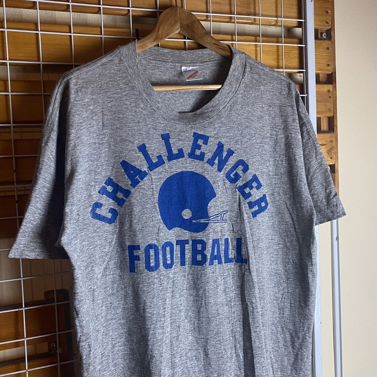 Vintage Vintage 80s Challenger Football Made In USA Rayon T-Shirts Size US L / EU 52-54 / 3 - 3 Thumbnail