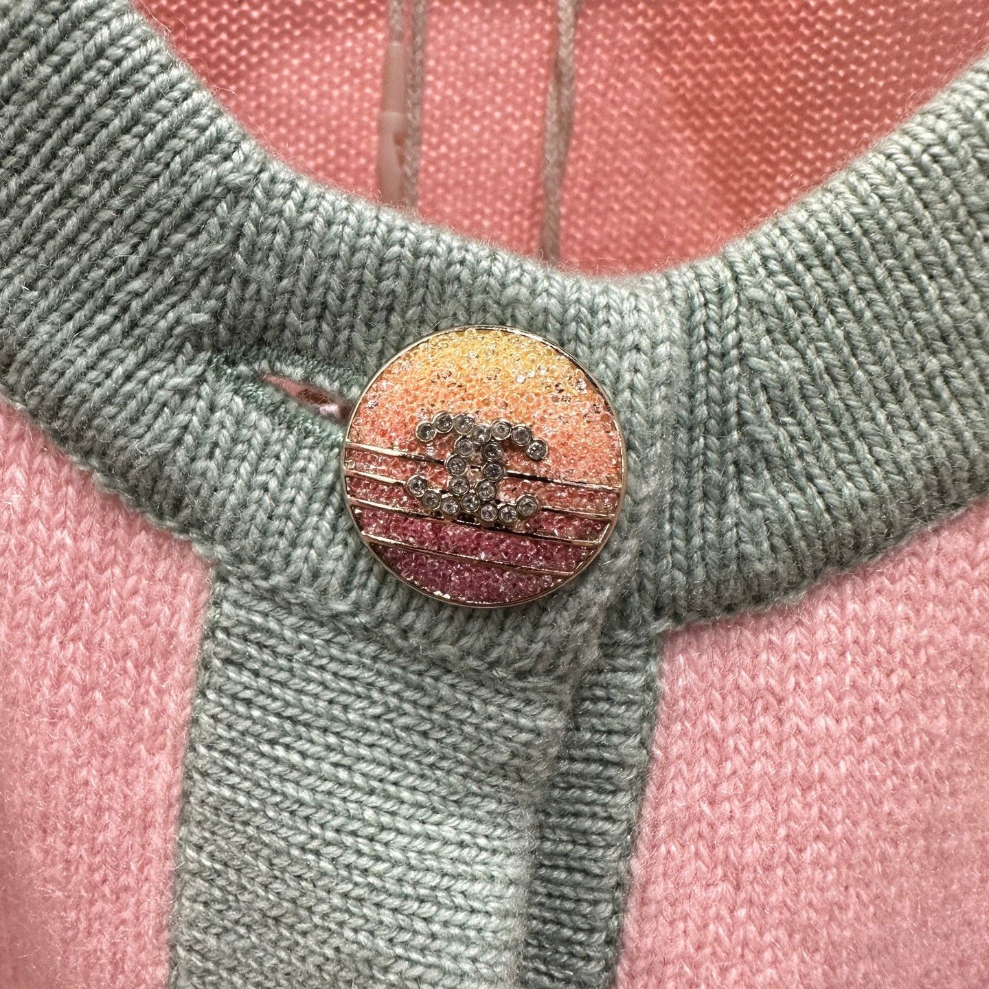 Chanel Chanel mar522 24C 4-pocket pink&green cashmere cardigan 38 Size S / US 4 / IT 40 - 6 Thumbnail