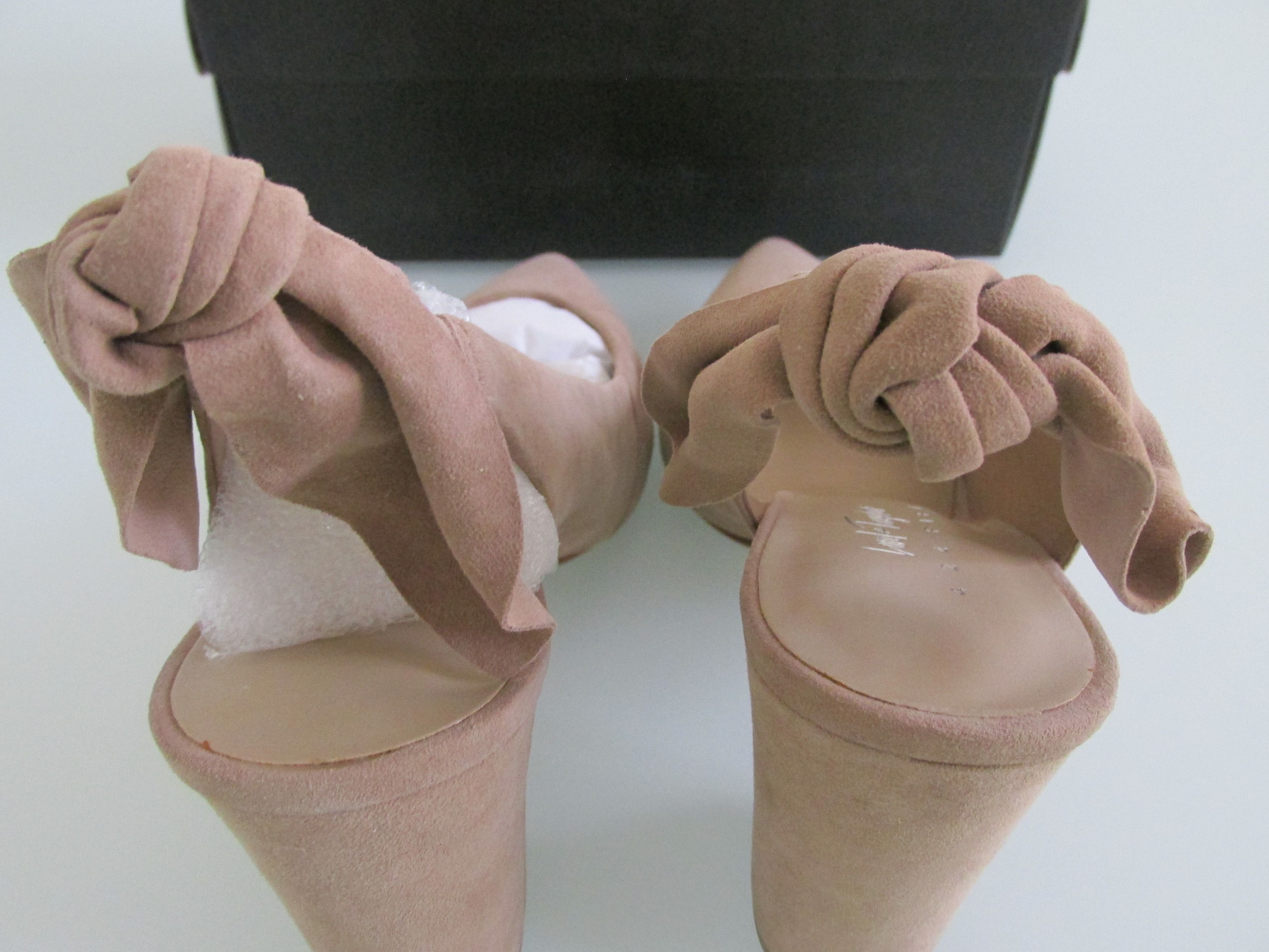 Lord & Taylor Lord & Taylor Laci (New) Women's Suede Heels Size 8 M Size US 8 / IT 38 - 6 Thumbnail