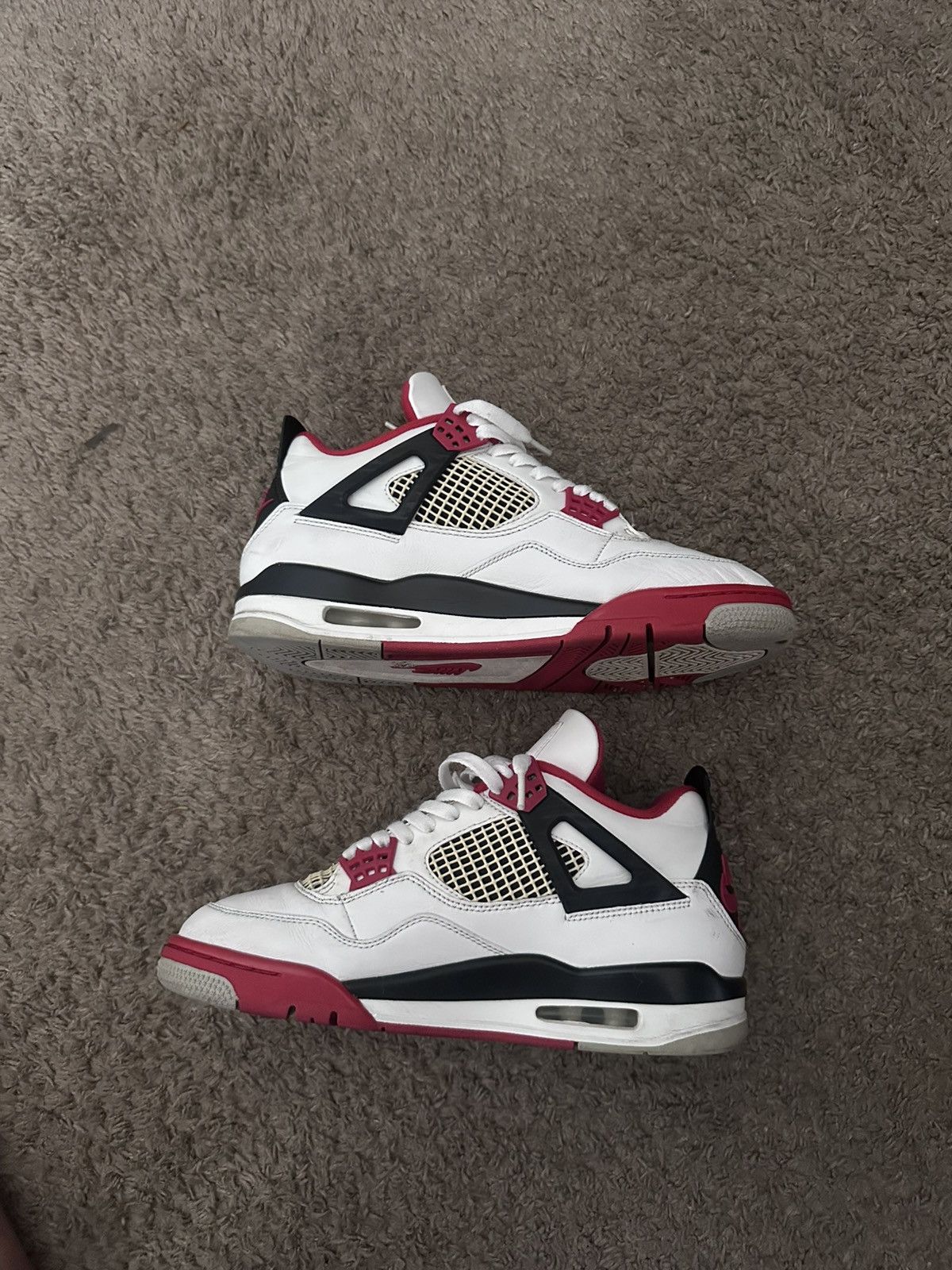Jordan Brand Jordan 4- Bred Size US 8 / EU 41 - 8 Thumbnail