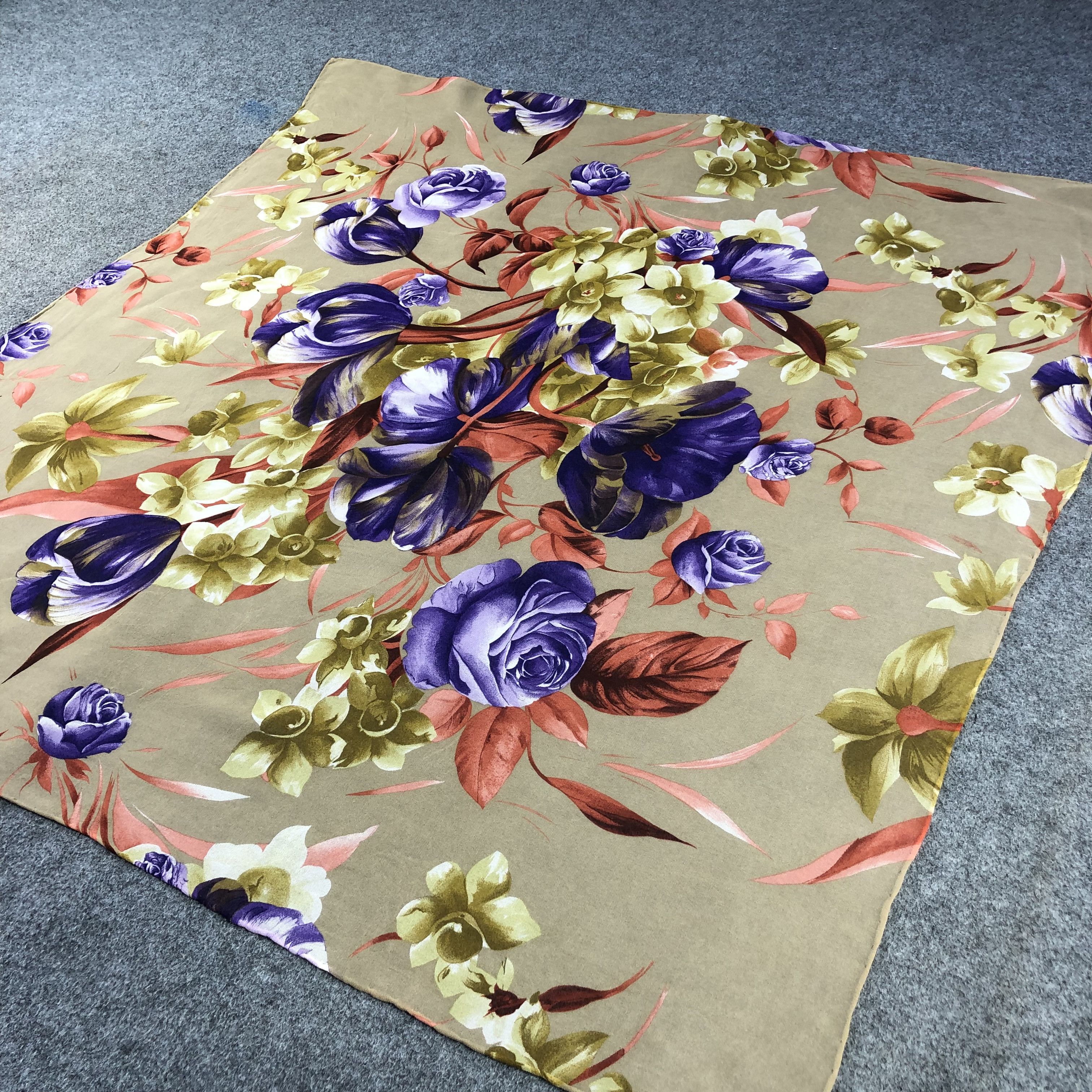 Vintage Floral Hand Rolled Silk Scarf M875 Size ONE SIZE - 2 Thumbnail