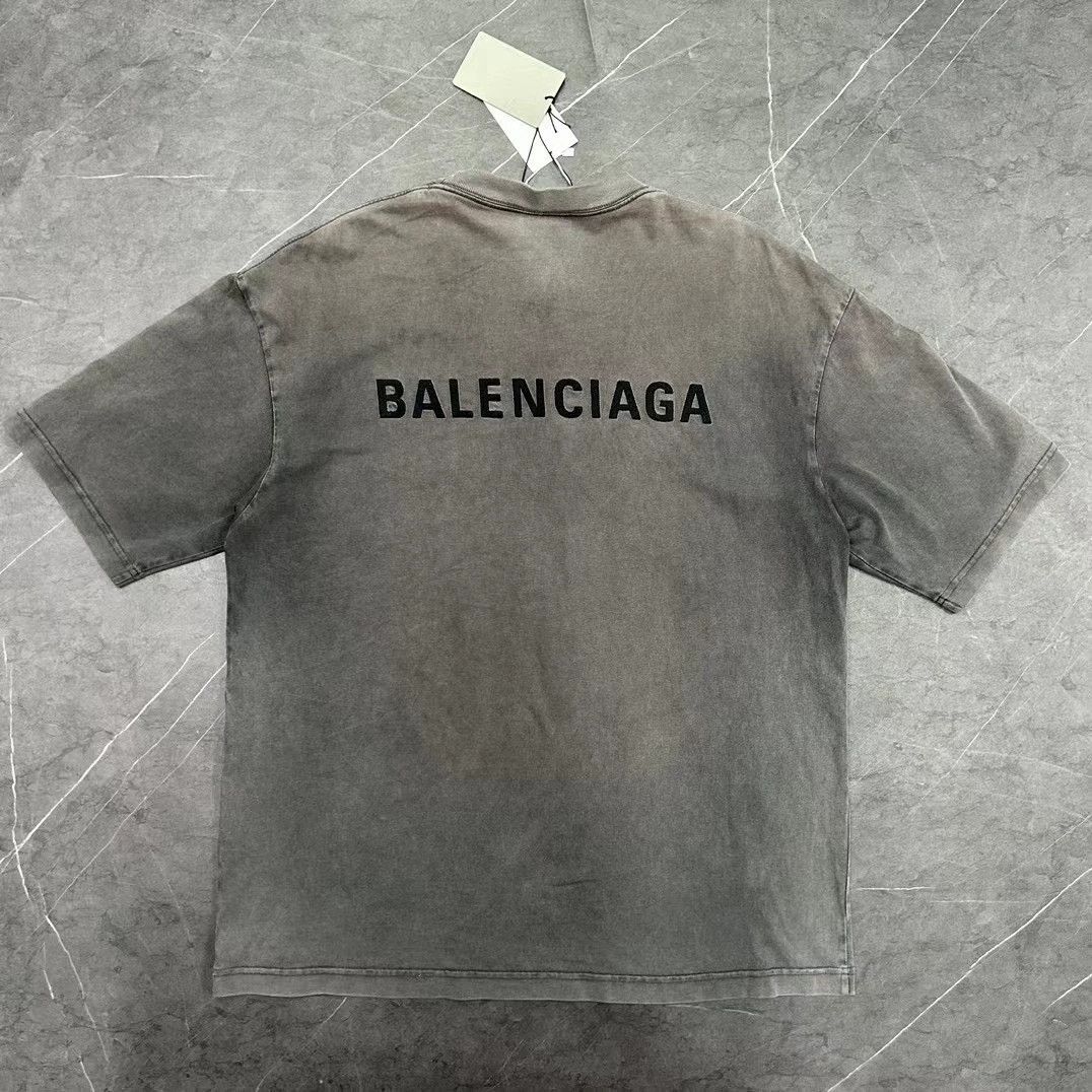 Balenciaga Balenciaga front and back logo washed and worn short sleeves Size US S / EU 44-46 / 1 - 1 Thumbnail