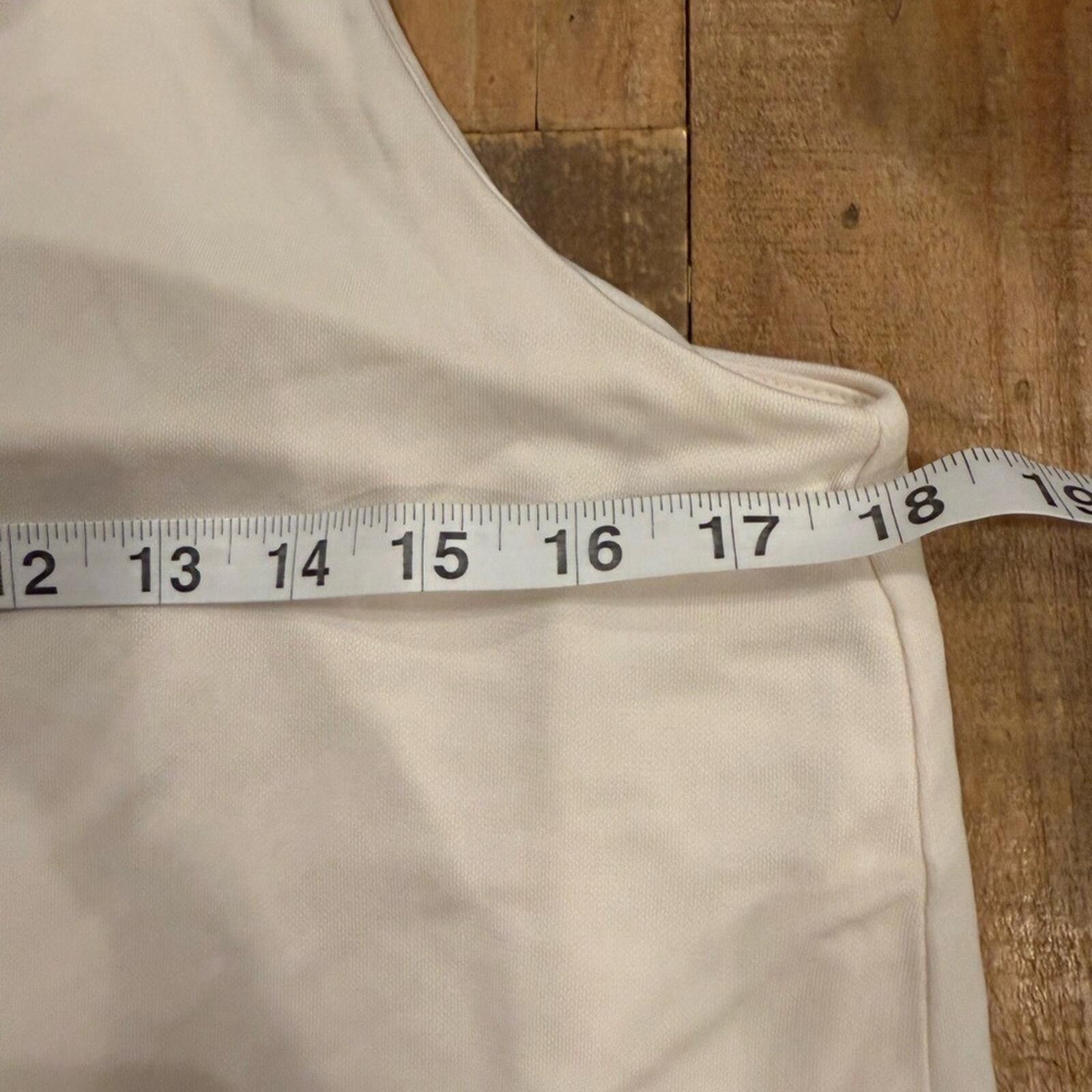 H&M H&M Cream Double Layer V-Neck Camisole Size M Soft Viscose Size M / US 6-8 / IT 42-44 - 7 Thumbnail
