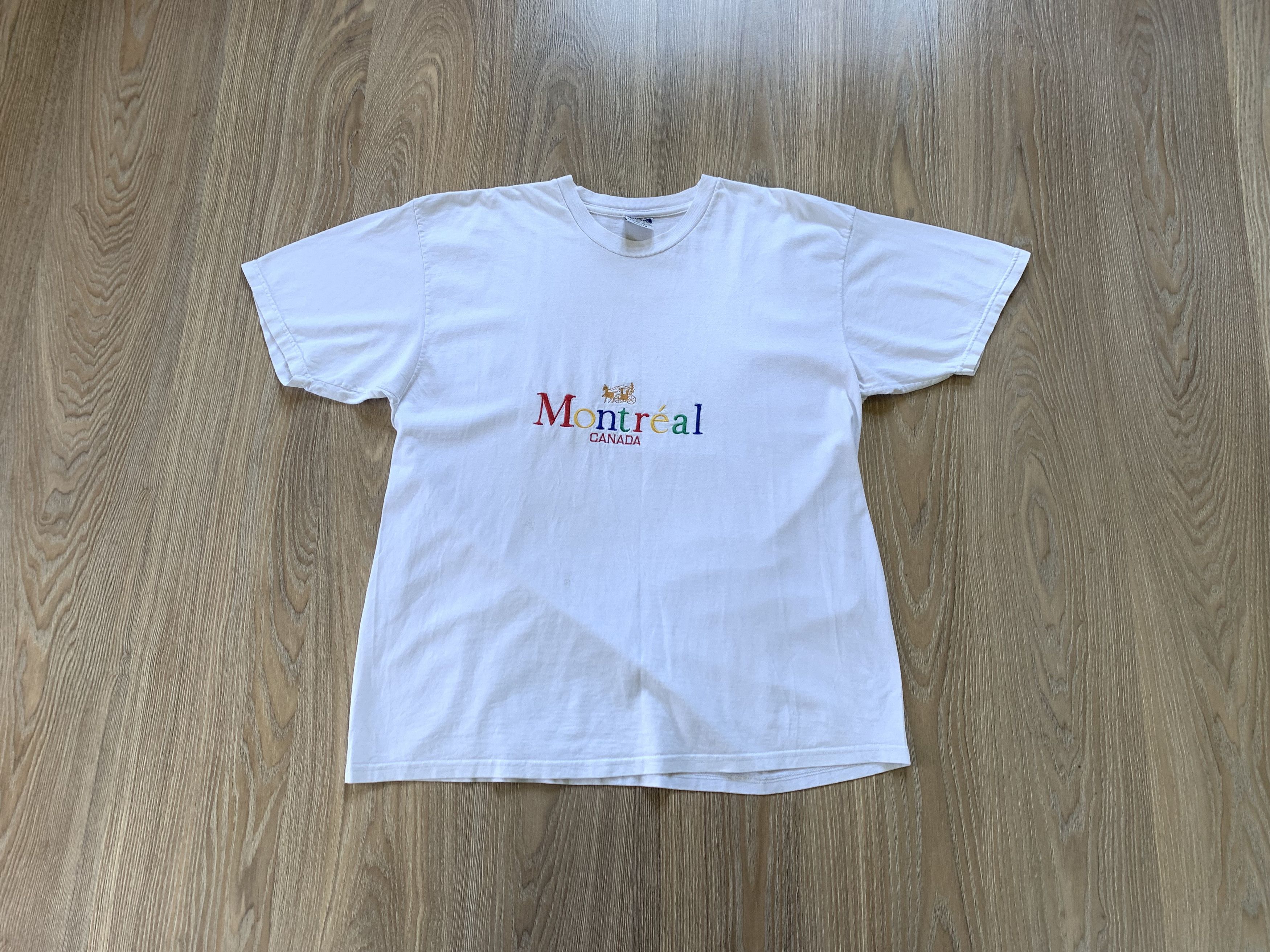 Other Vintage Montreal Canada White Embroidered T-Shirt Size US XXL / EU 58 / 5 - 10 Thumbnail