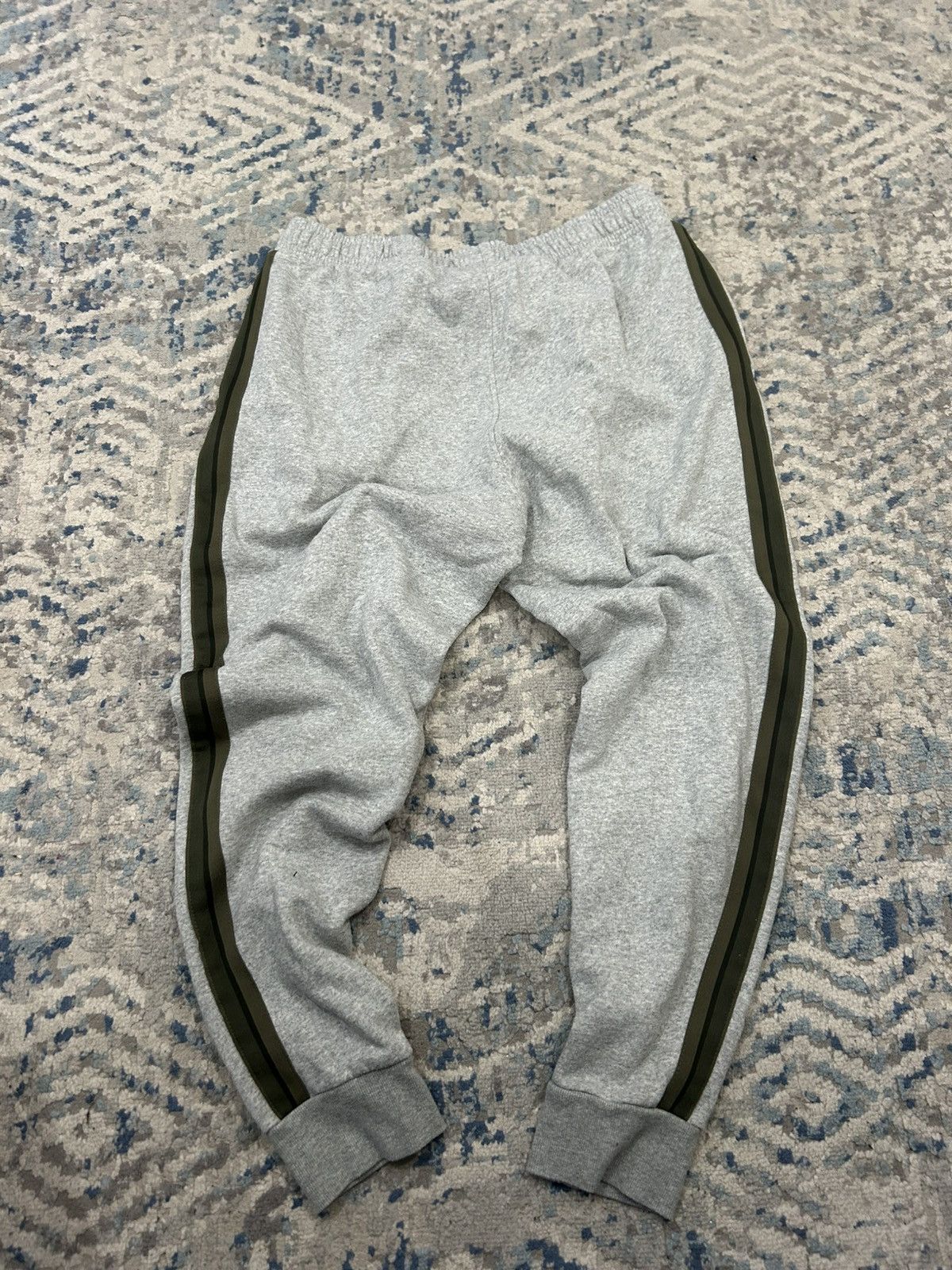 Champion Gray champion sweatpants Size US 35 - 1 Thumbnail