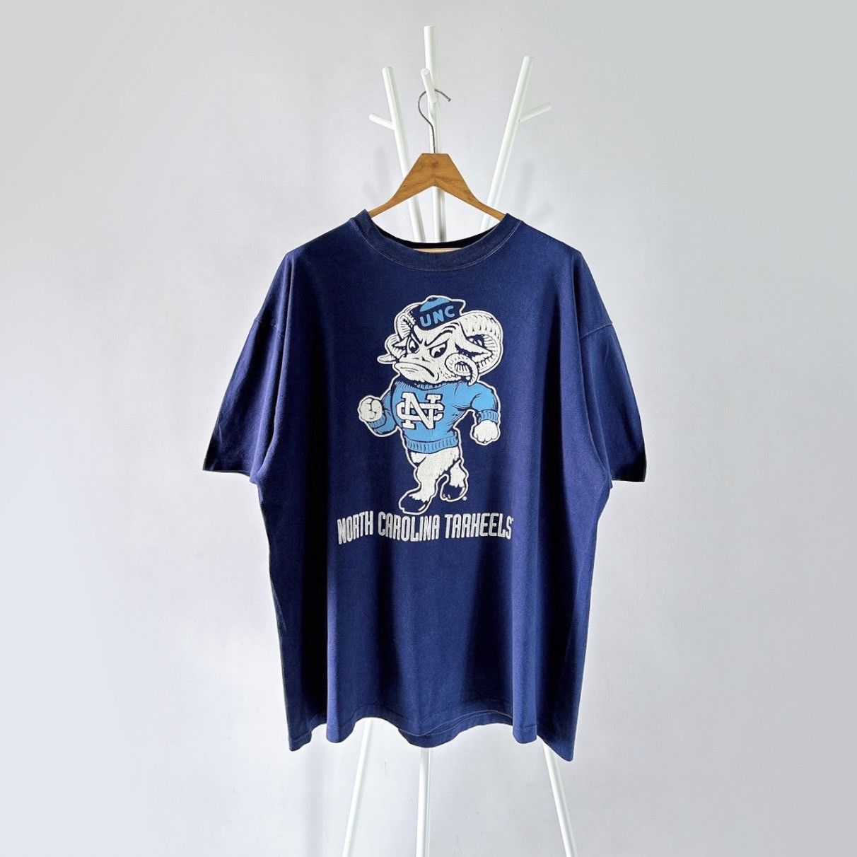 Vintage 90s University of North Carolina tarhells t-shirt/ XXL Size US XXL / EU 58 / 5 - 1 Thumbnail