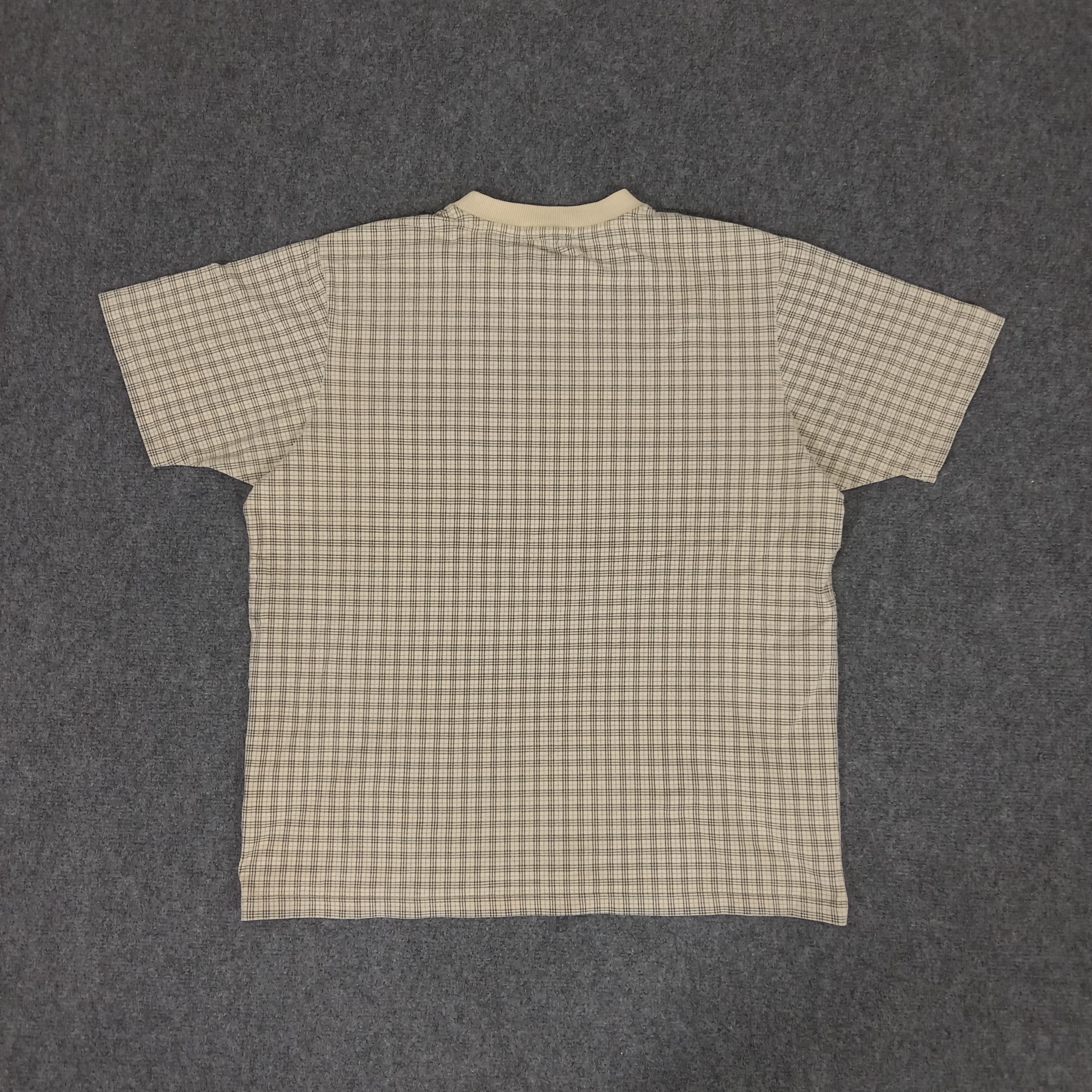 Burberry × Vintage Burberry London Nova Check Tshirt Size US L / EU 52-54 / 3 - 5 Thumbnail