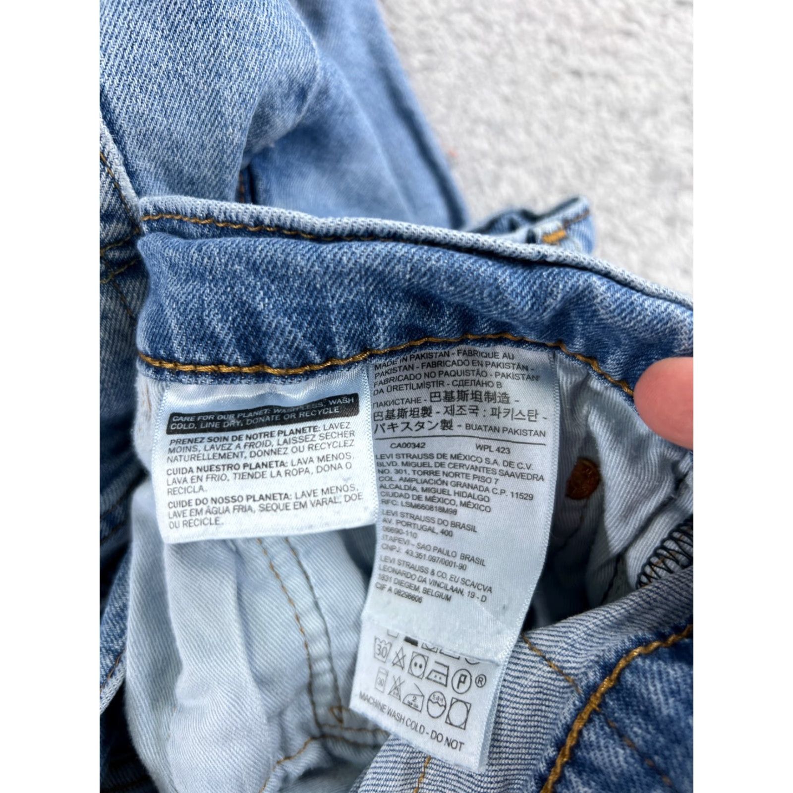 Levi's VINTAGE Levi's Jeans 511 28x31 Blue Denim Slim 5-Pocket Mens Regular Cotton Blend Premium Read Size US 31 - 7 Thumbnail