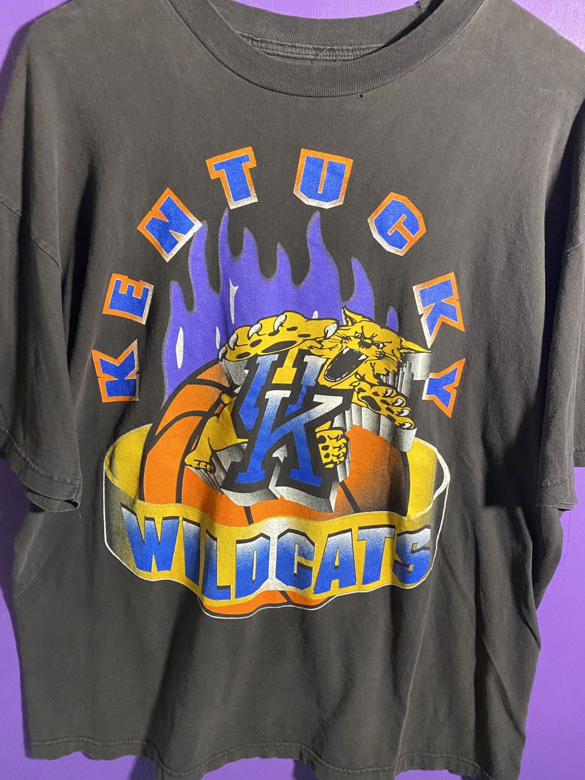 Other Vintage 90s Kentucky wildcats flaming basketball t-shirt Size US XL / EU 56 / 4 - 3 Thumbnail