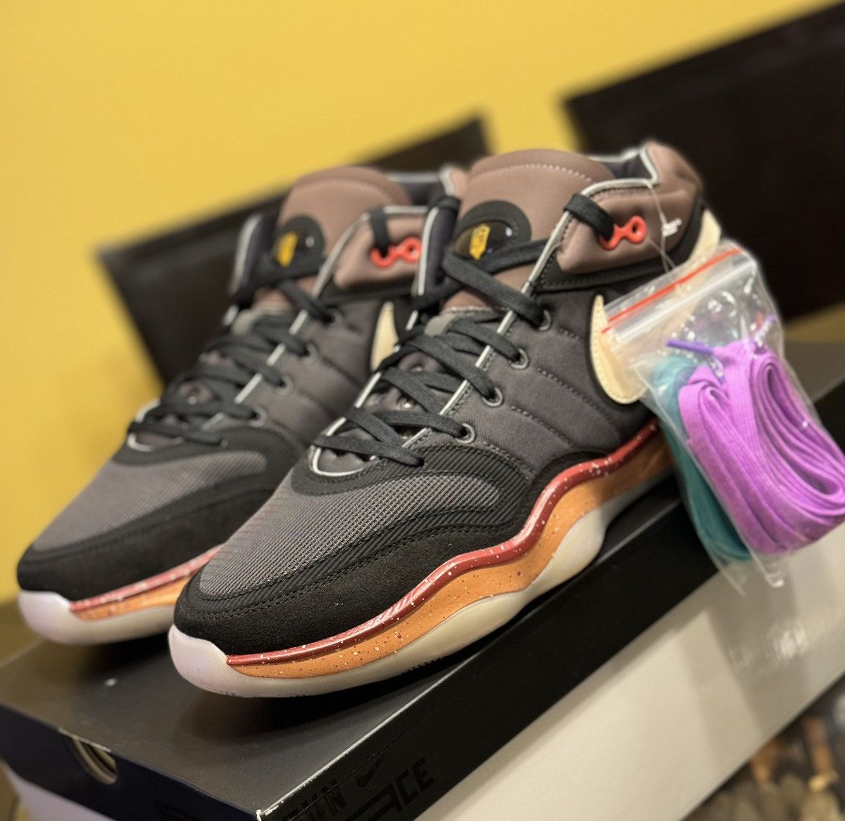 Nike Nike Air ZM G.T. Hustle 2 Academy P EYBL size 14 Size US 14 / EU 47 - 7 Thumbnail