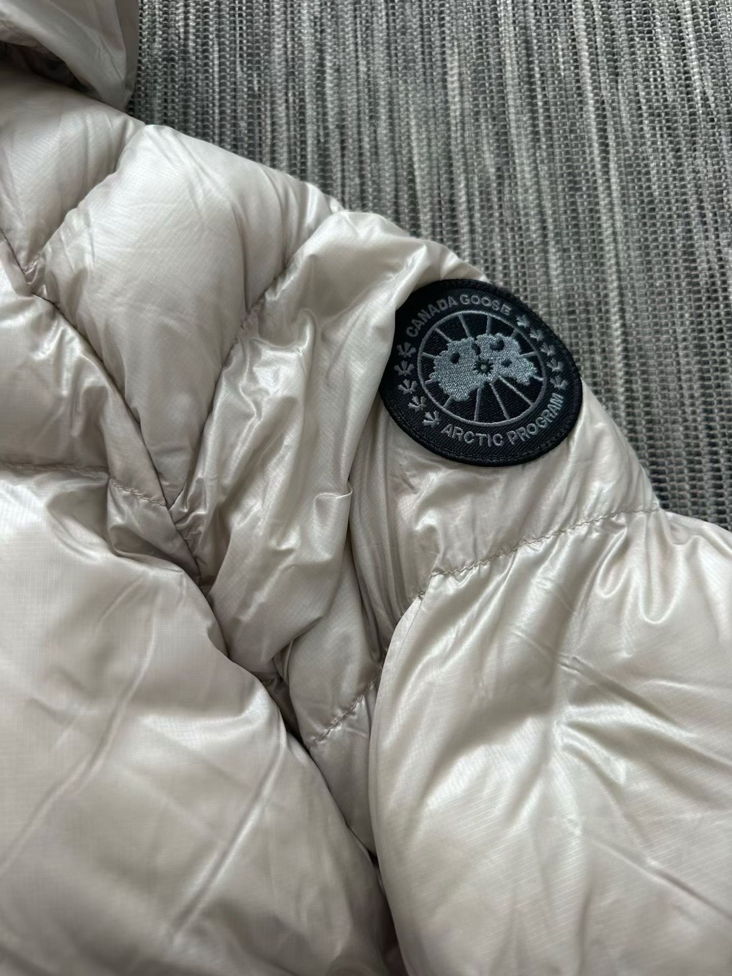Canada Goose Canada Goose Gray Silver Hooded Down Jacket Size US M / EU 48-50 / 2 - 3 Thumbnail