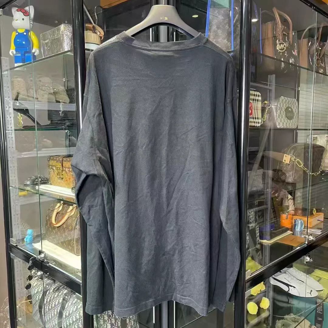 Balenciaga Balenciaga T-Shirt M Women Size M / US 6-8 / IT 42-44 - 1 Thumbnail