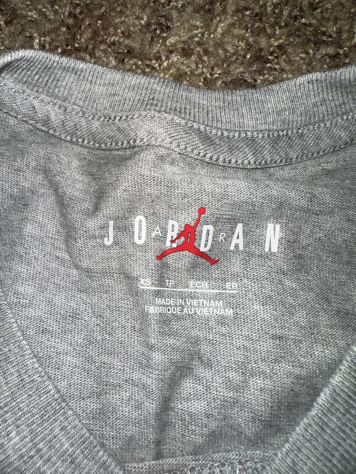 Designer Jordan x Nina Chanel Abney Graphic Grey T-shirt Size XS / US 0-2 / IT 36-38 - 2 Thumbnail