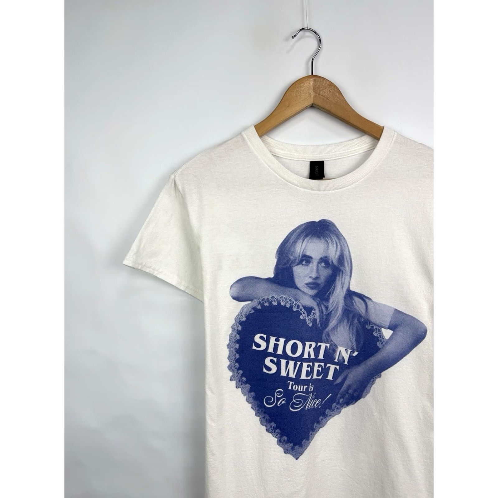 Gildan VINTAGE Sabrina Carpenter Short n’ Sweet Sexy Tour T-Shirt S White Mens T-Shirt 2025 Size US S / EU 44-46 / 1 - 4 Thumbnail