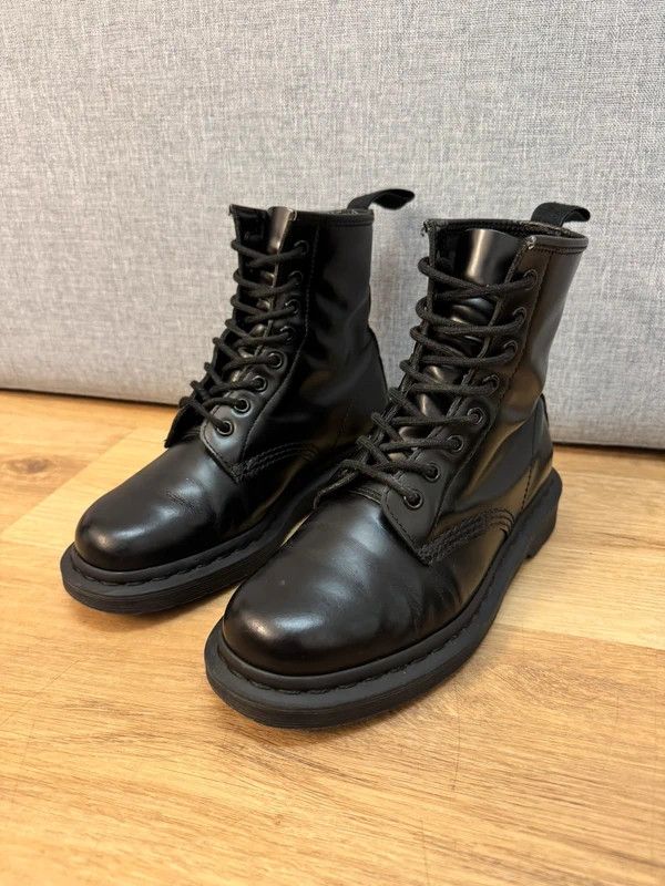 Dr. Martens Dr. Martens 1460 Smooth Mono Black Boots Leather 38 Size US 8 / IT 38 - 6 Thumbnail