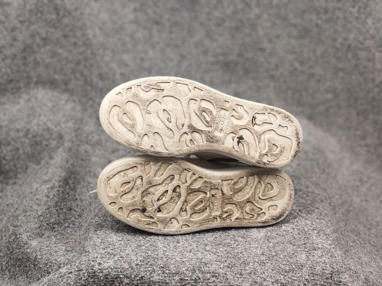Alexander McQueen Alexander McQueen Oversized Leather Sneaker WhitePowder Blue Size US 8 / IT 38 - 15 Thumbnail