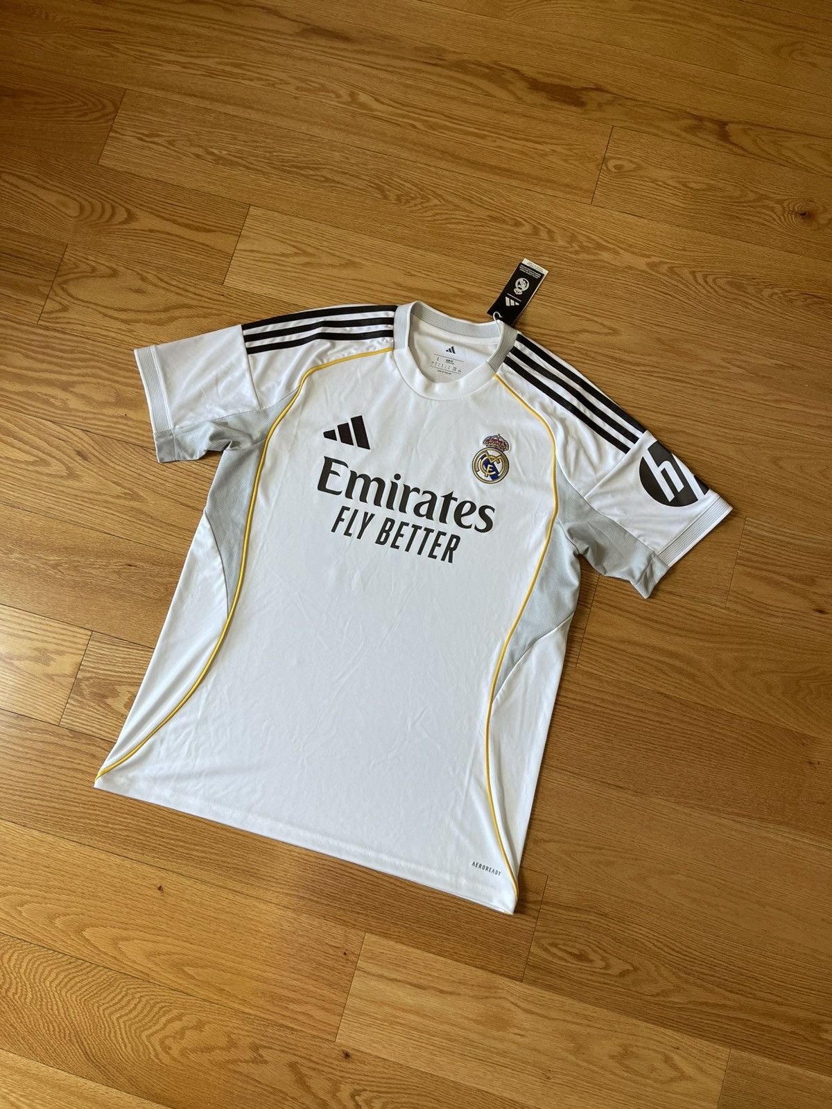 Adidas Adidas Real Madrid KYLIAN MBAPPE🇫🇷 2025/26 home jersey Size US L / EU 52-54 / 3 - 2 Thumbnail