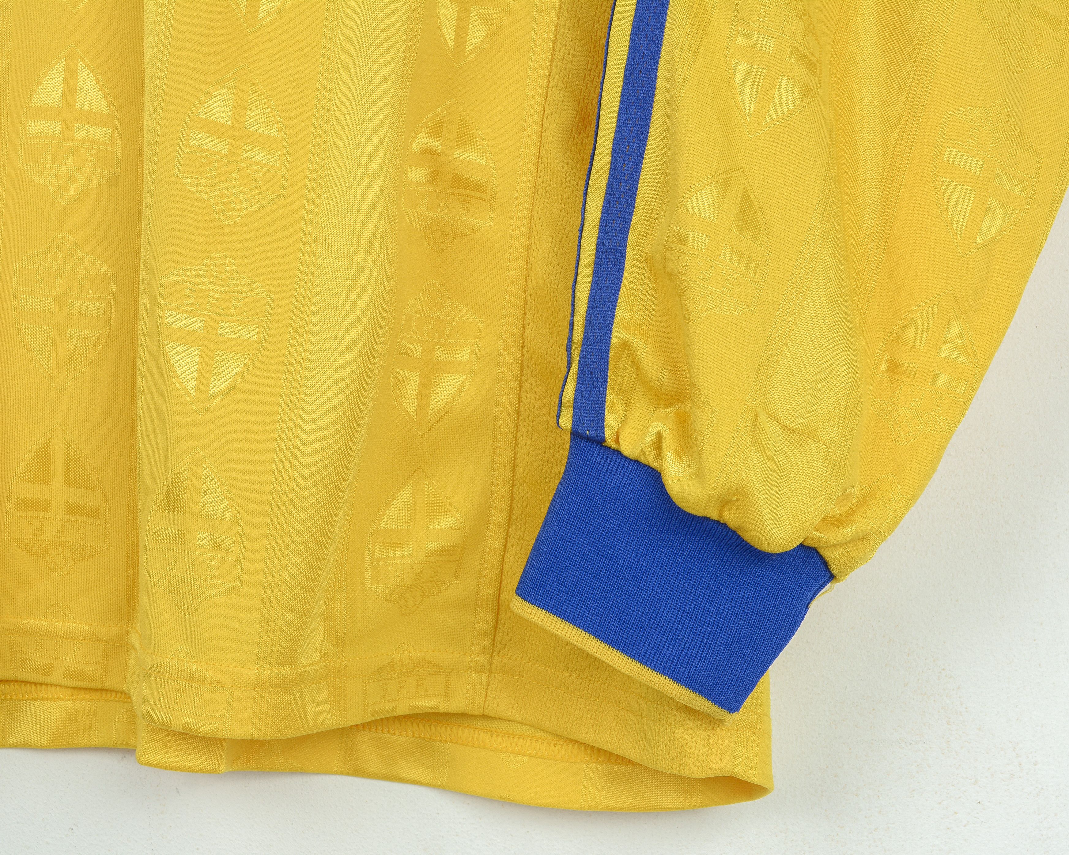 Adidas × Vintage SWEDEN Ljungberg #9 Home Shirt XL Adult 1998 1999 Kit Size US XL / EU 56 / 4 - 6 Thumbnail