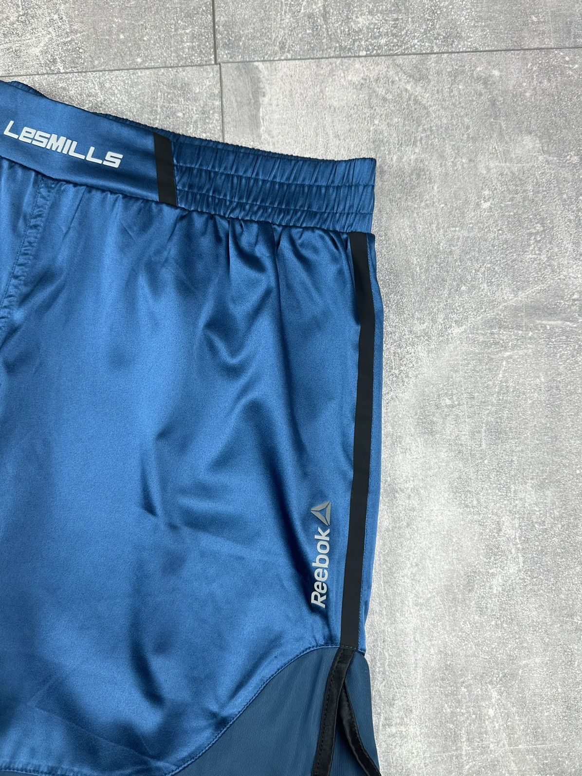 Reebok Reebok Les Mills Boxing Blue Mens Sportswear Short Size US 32 / EU 48 - 8 Thumbnail