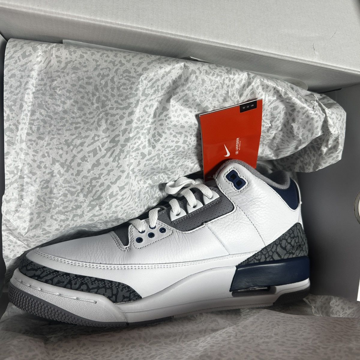 Jordan Brand *NEW* SIZE 10.5 US MEN Air Jordan 3 Retro MIDNIGHT NAVY 2023 Size US 10 / EU 43 - 10 Thumbnail