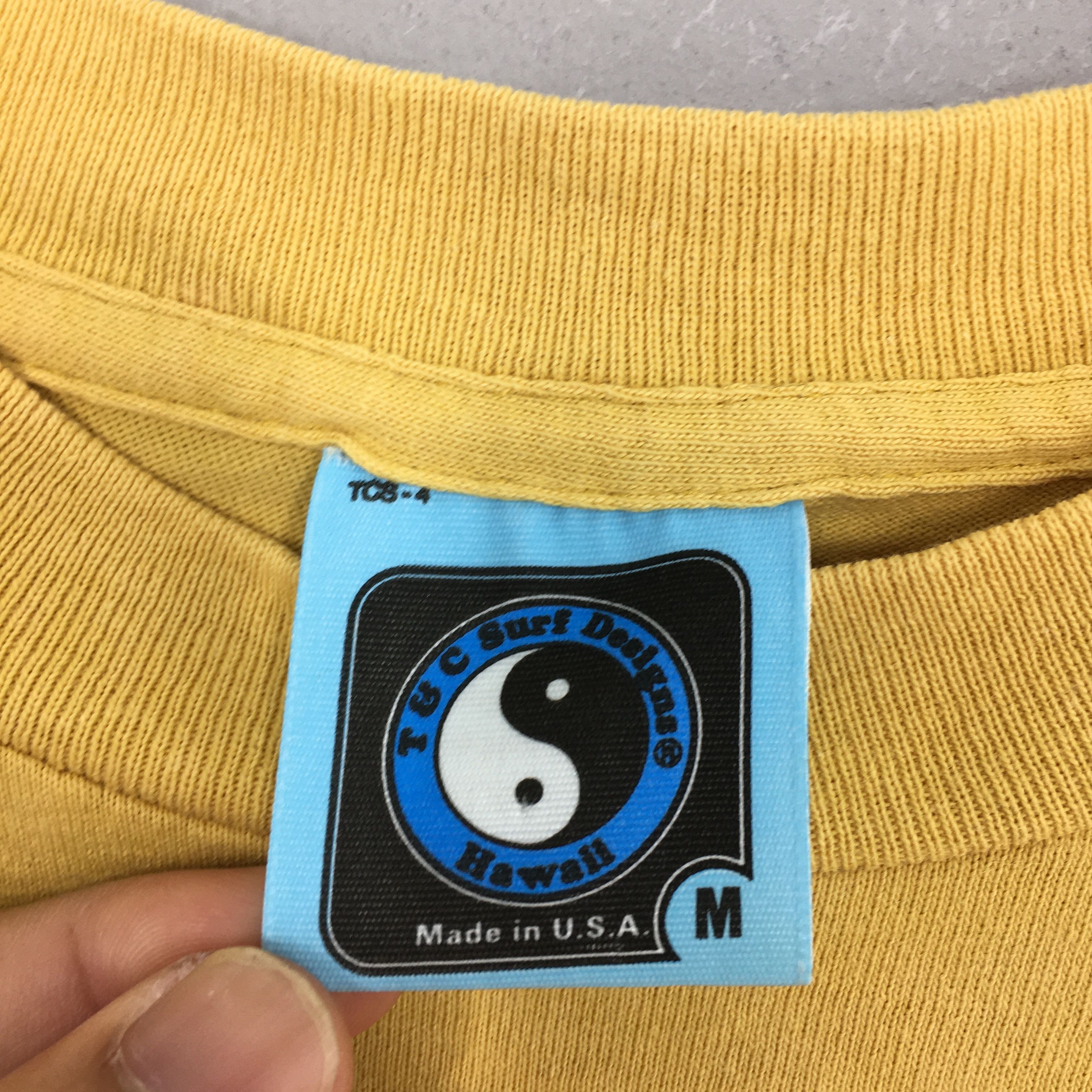 Vintage Vintage T&C Surf Designs Yin Yang Surfing Mustard T shirt Size US M / EU 48-50 / 2 - 4 Thumbnail