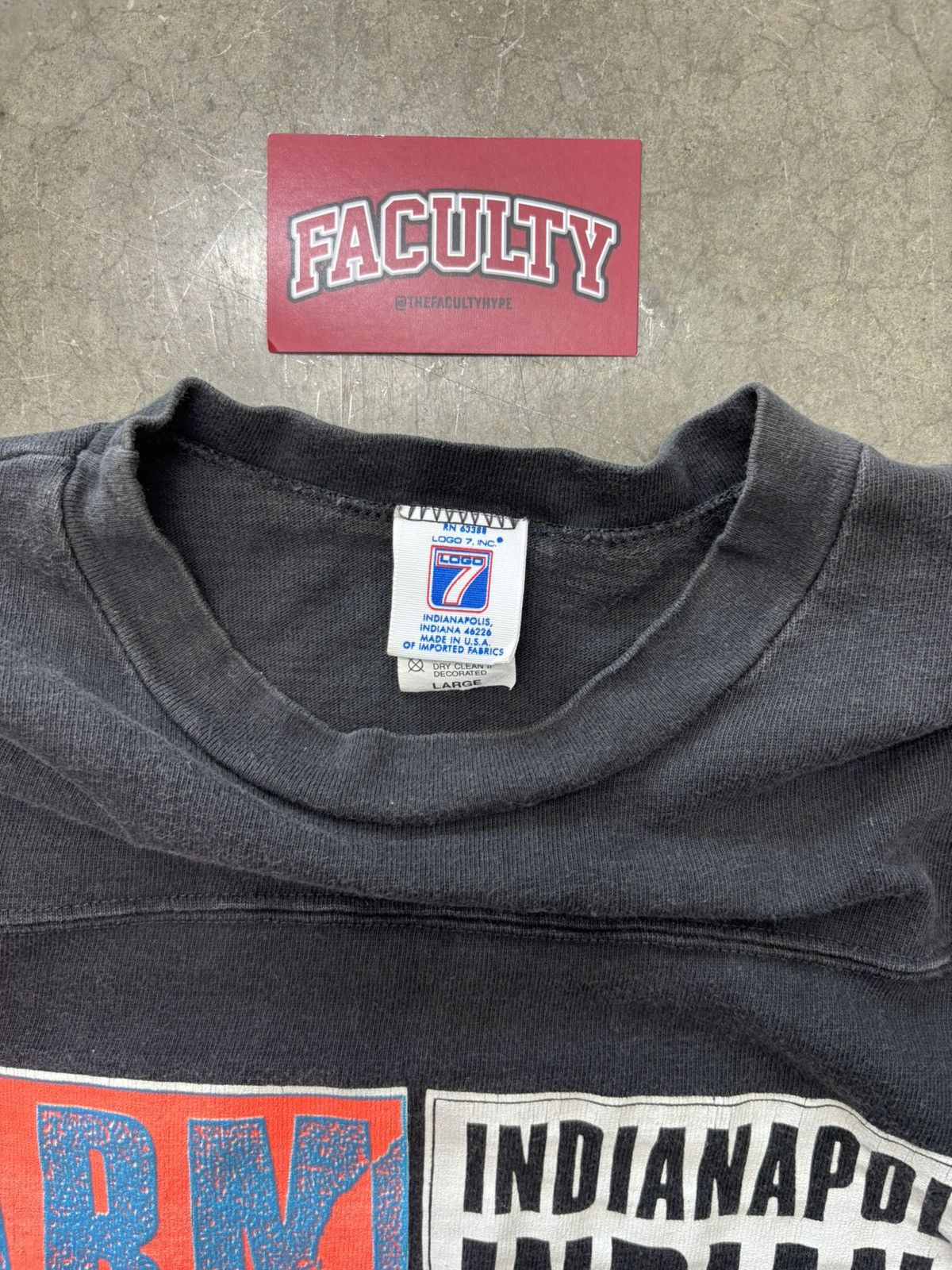 Vintage Vintage 90 USA made logo 7 Indy Single Stitch Tee Large Size US L / EU 52-54 / 3 - 3 Thumbnail