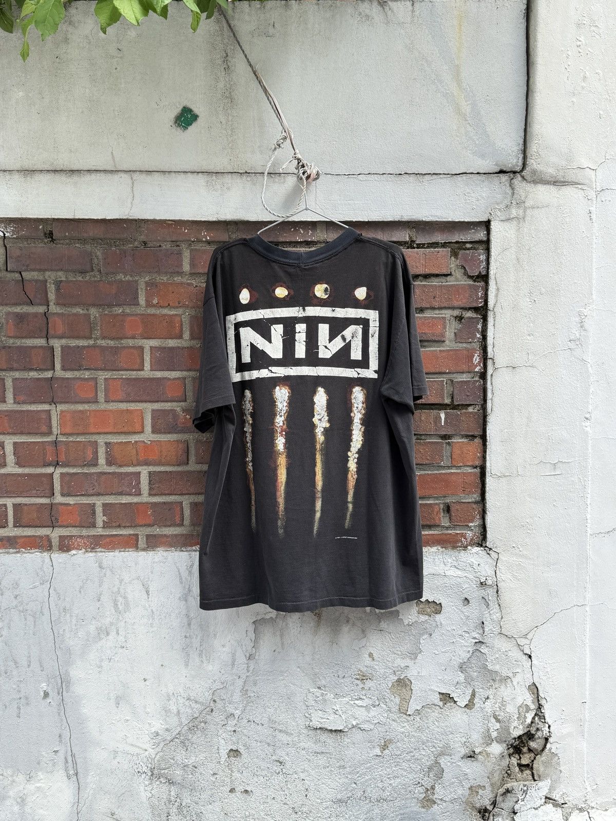 Band Tees × Vintage Nine Inch Nails OG Downward Spiral Band t shirt Size US XL / EU 56 / 4 - 2 Thumbnail