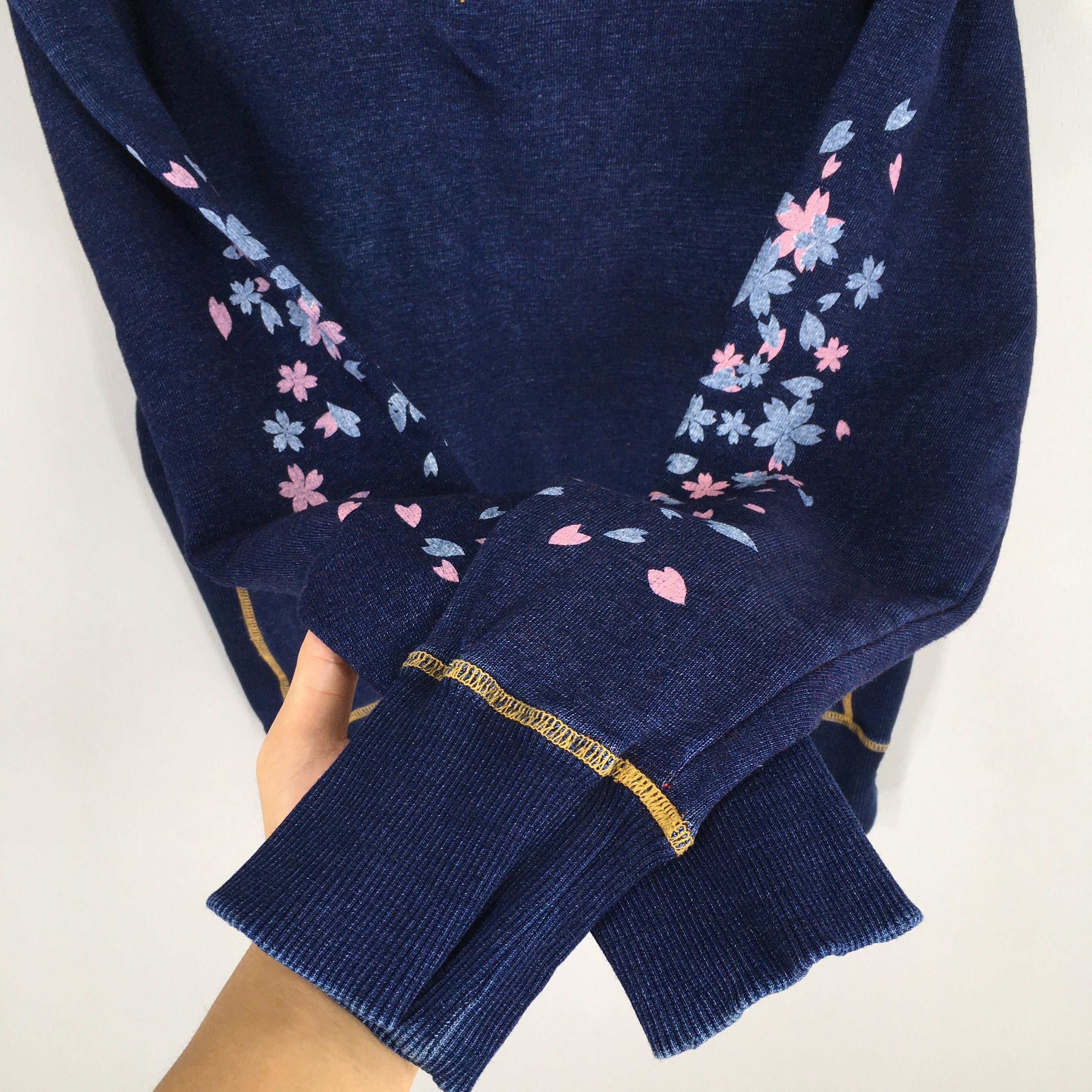 Indigo × Japanese Brand × Vintage Vintage Indigo Blue Japan Sakura Blossom Sweatshirt Medium Size US M / EU 48-50 / 2 - 5 Thumbnail