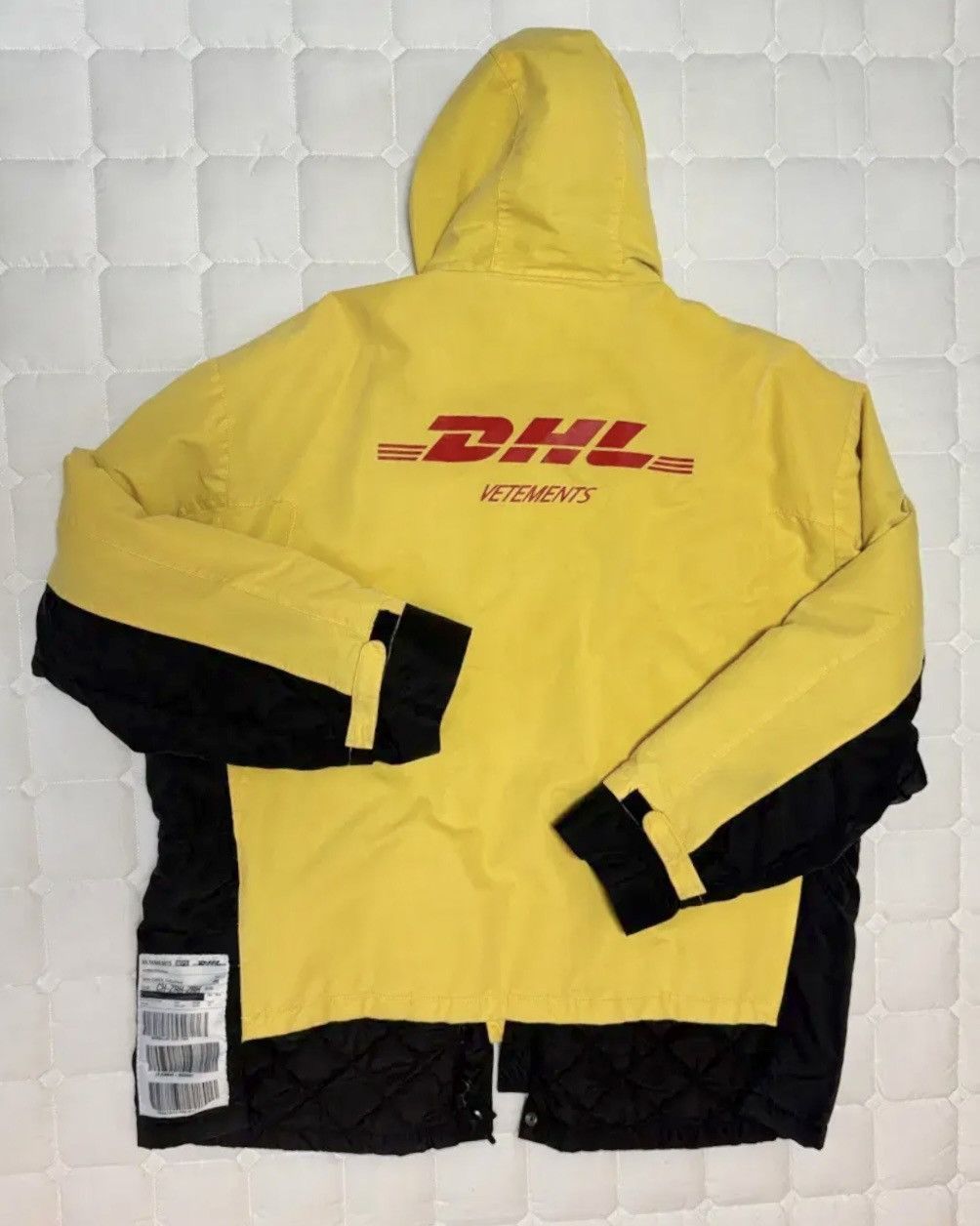 Vetements Vetements DHL Jacket Size US M / EU 48-50 / 2 - 2 Thumbnail