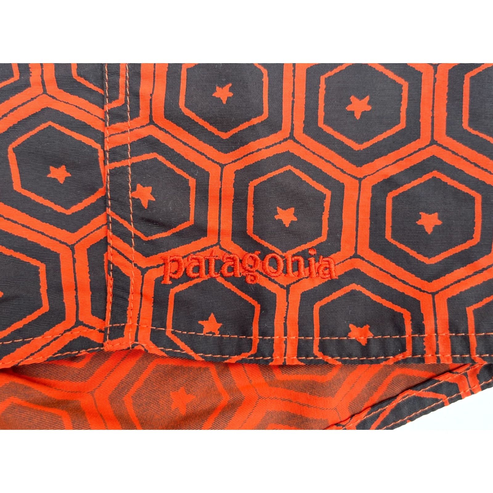 Patagonia Patagonia Men's Wavefarer Board Shorts Geometric Pattern Sz 35 Red Nylon 100% Beach Surfing Drawstring Regular Mens Size US 35 - 7 Thumbnail
