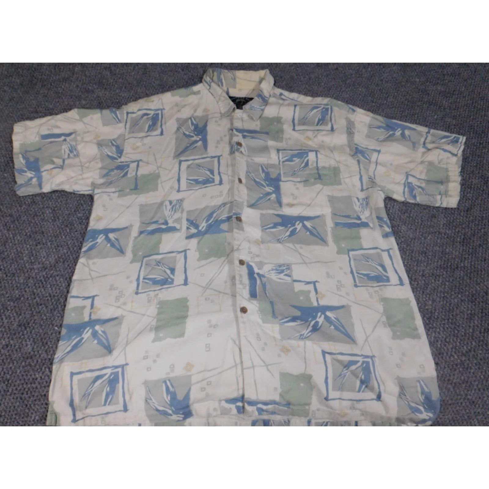 Vintage Newport Blue Mens Shirt L Button-Down Hawaiian Floral Beige Knit Cotton Polyester Blue Short Sleeve Regular Size US L / EU 52-54 / 3 - 2 Thumbnail