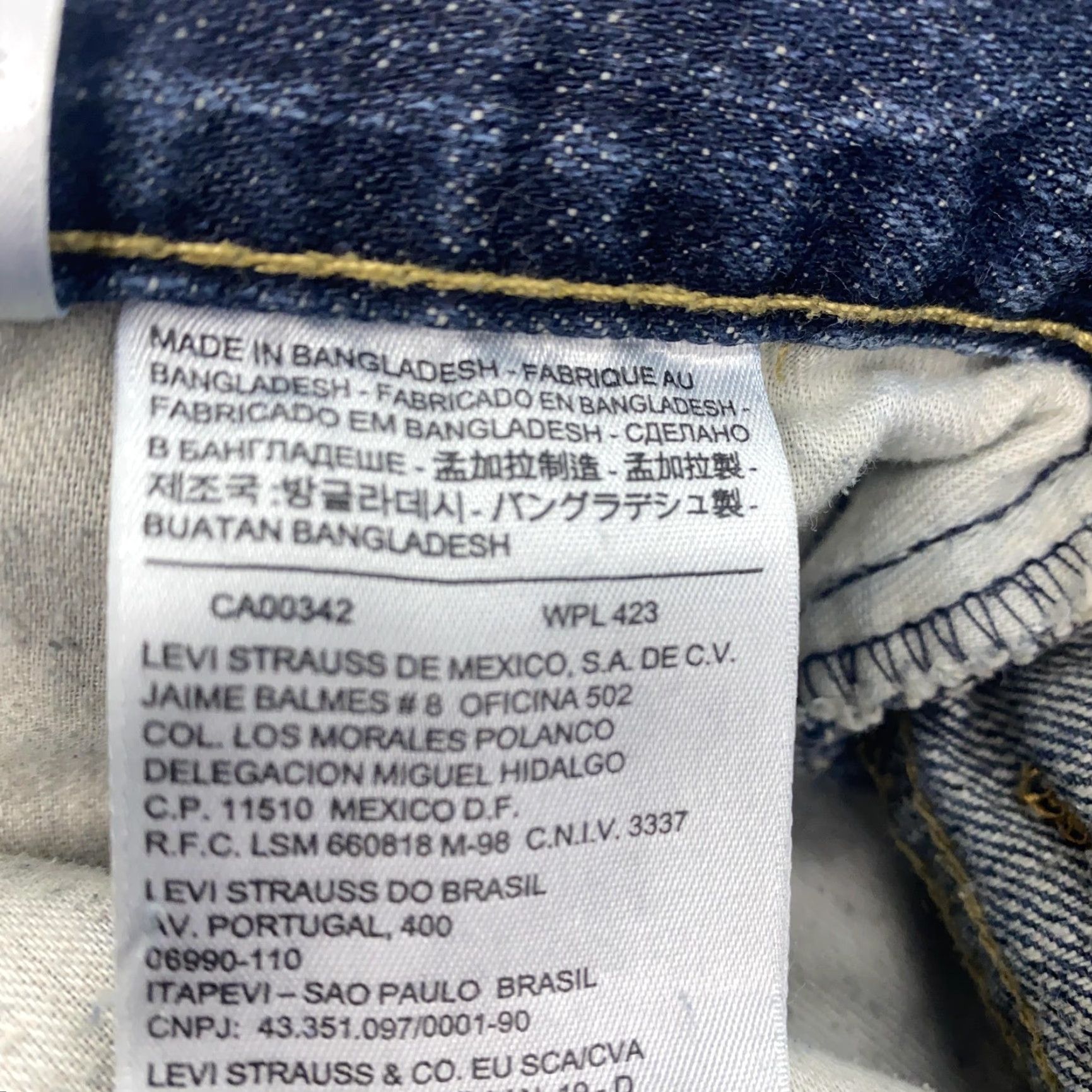 Levi's Levi's 569 Shorts Mens 34 Blue Denim Loose Fit 11 Inseam 5 Pocket Distressed Bermuda Mens Casual Shorts Distressed Size US 34 / EU 50 - 7 Thumbnail