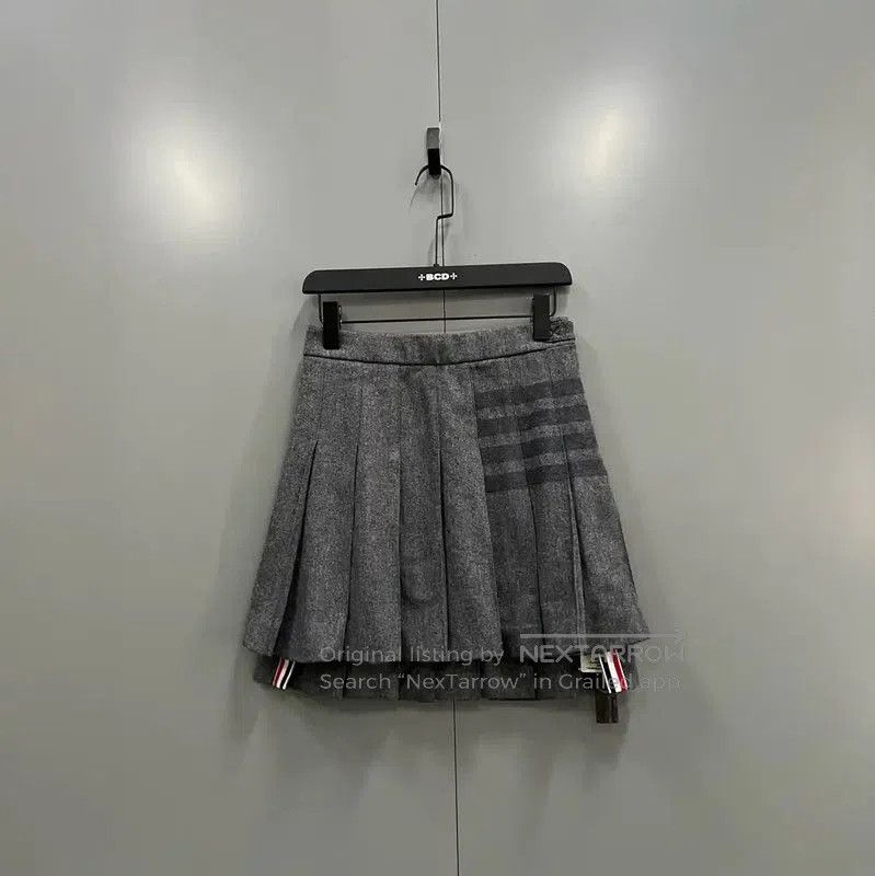 Thom Browne Thom Browne Women's Gray Pleated Skirt . Size 26" / US 2 / IT 38 - 1 Thumbnail
