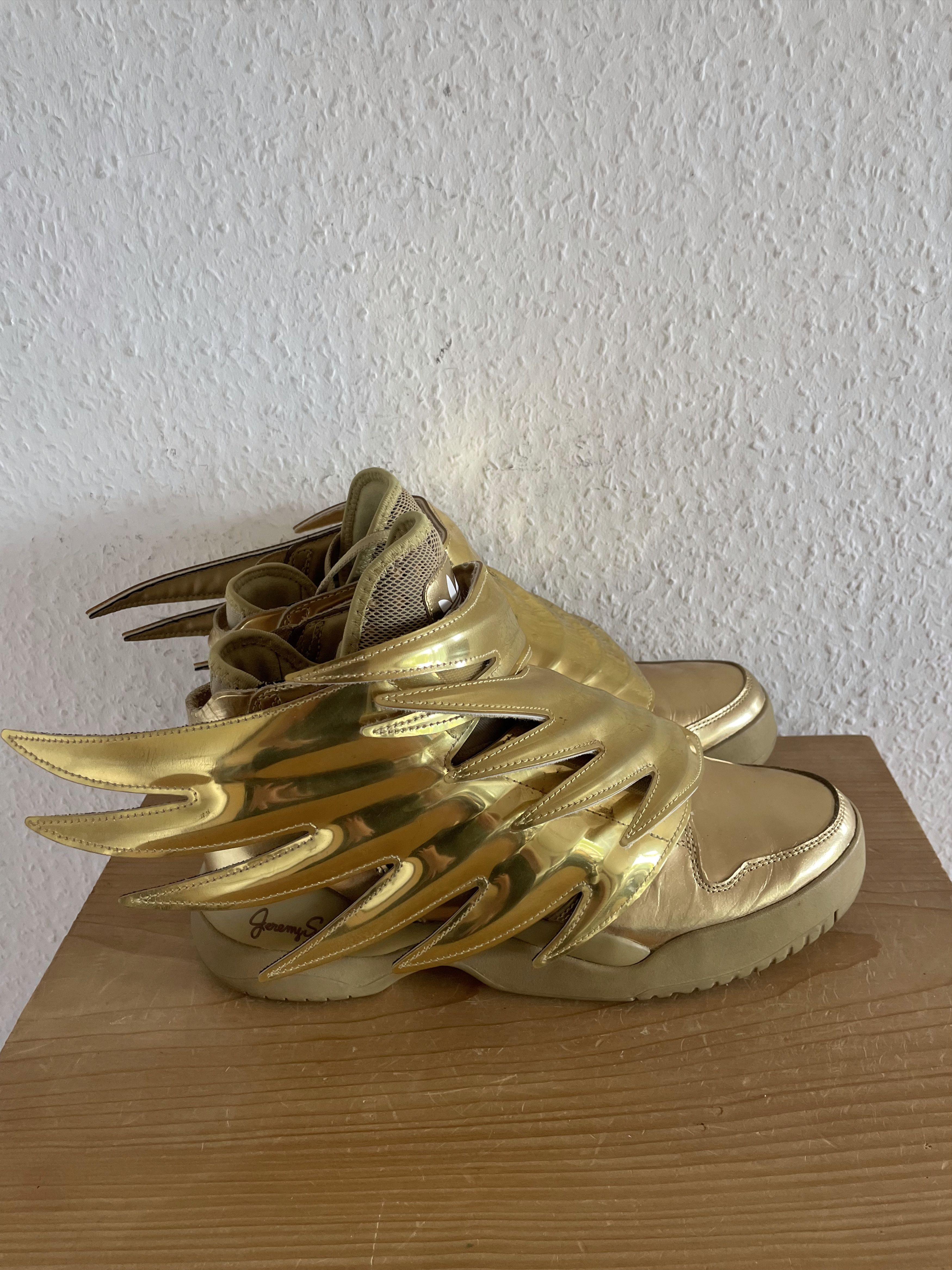 Adidas × Jeremy Scott Wings 3.0 Gold Metallic Size US 8 / EU 41 - 8 Thumbnail