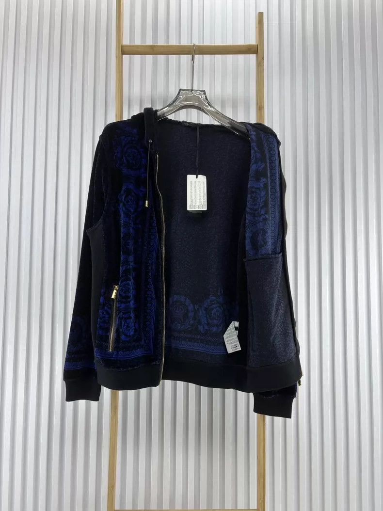 Versace Versace Velvet coat Size US S / EU 44-46 / 1 - 3 Thumbnail