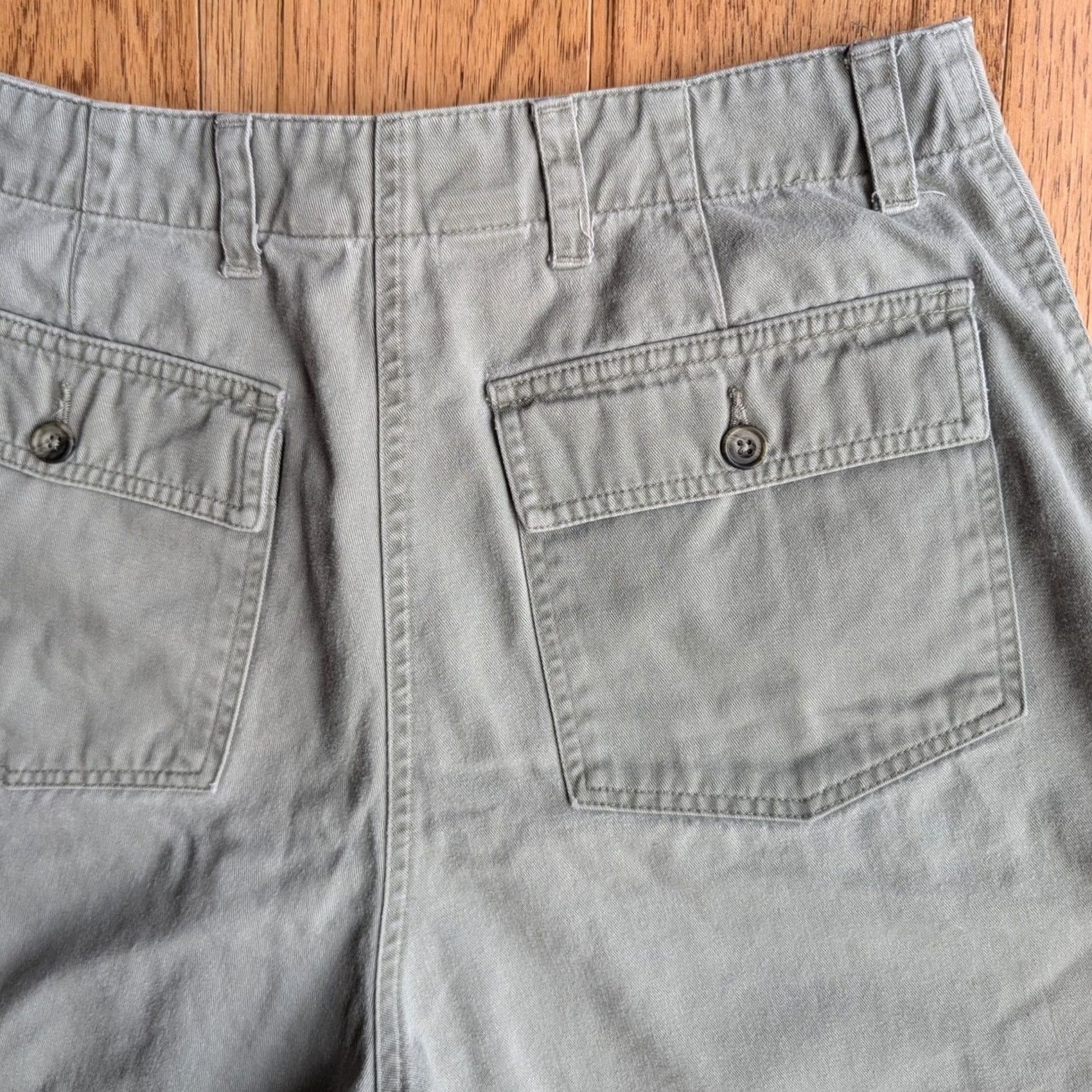 Jones New York VINTAGE Sage Green Utility Shorts Cotton Twill Womens Sz 8 High Rise 5-Pocket Button Zip Casual Workwear Cargo Summer 100% Cotton Jersey? Size 26" / US 2 / IT 38 - 4 Thumbnail