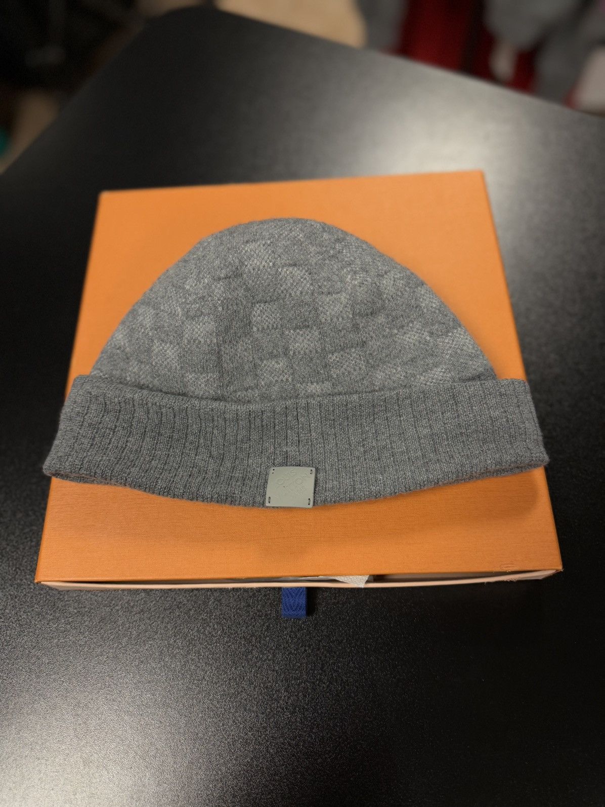 Louis Vuitton Louis Vuitton Grey Beanie Box + Reciept Size ONE SIZE - 1 Thumbnail