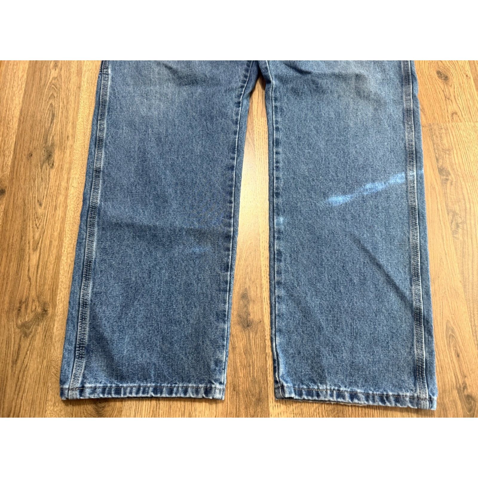 Wrangler Wrangler Jeans, Men’s 38x32, Blue Denim, Straight Leg, 5-Pocket Design, Regular Fit, All Season, Machine Washable, Zip Closure, Cotton, Denim Clothing Size US 38 / EU 54 - 2 Thumbnail