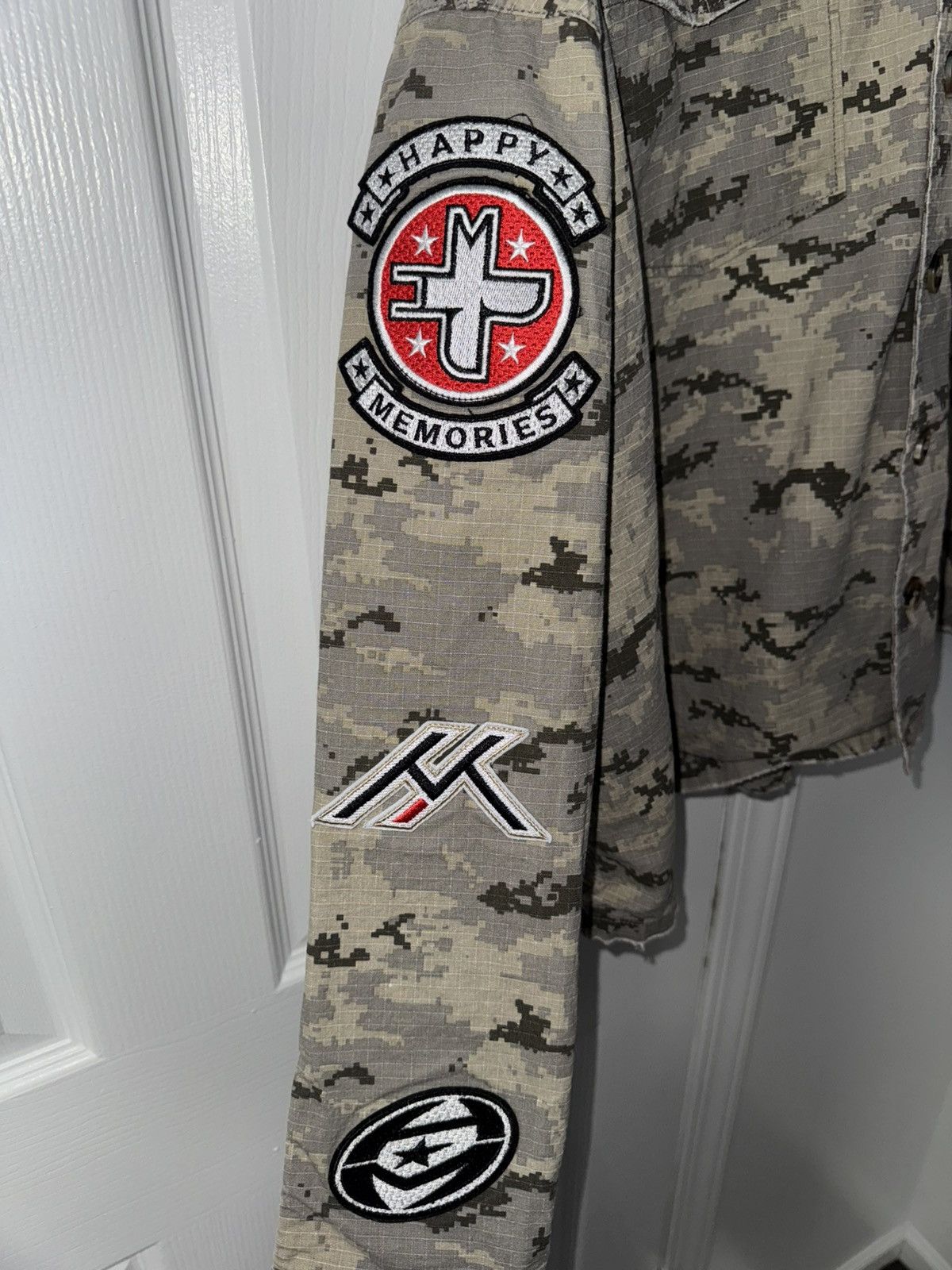 HMDD Happy Memories Don’t Die HMDD fatigue button up digi camo Size US L / EU 52-54 / 3 - 3 Thumbnail