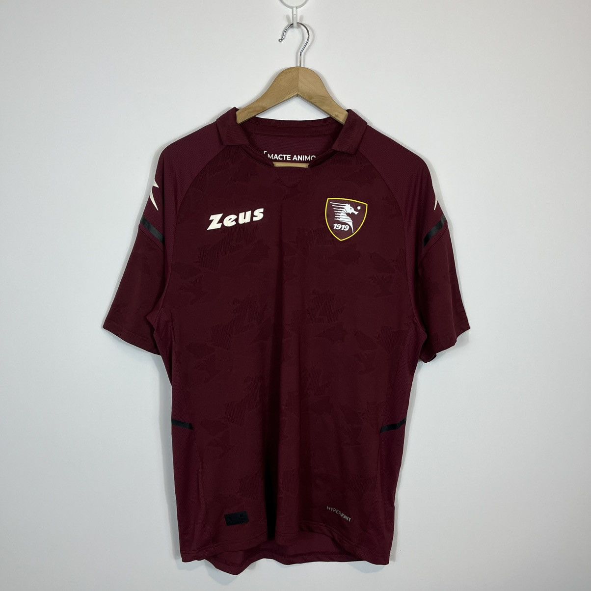 Other Zeus FC Salernitana 2021/2022 Home Football Jersey Soccer Size US XL / EU 56 / 4 - 1 Thumbnail