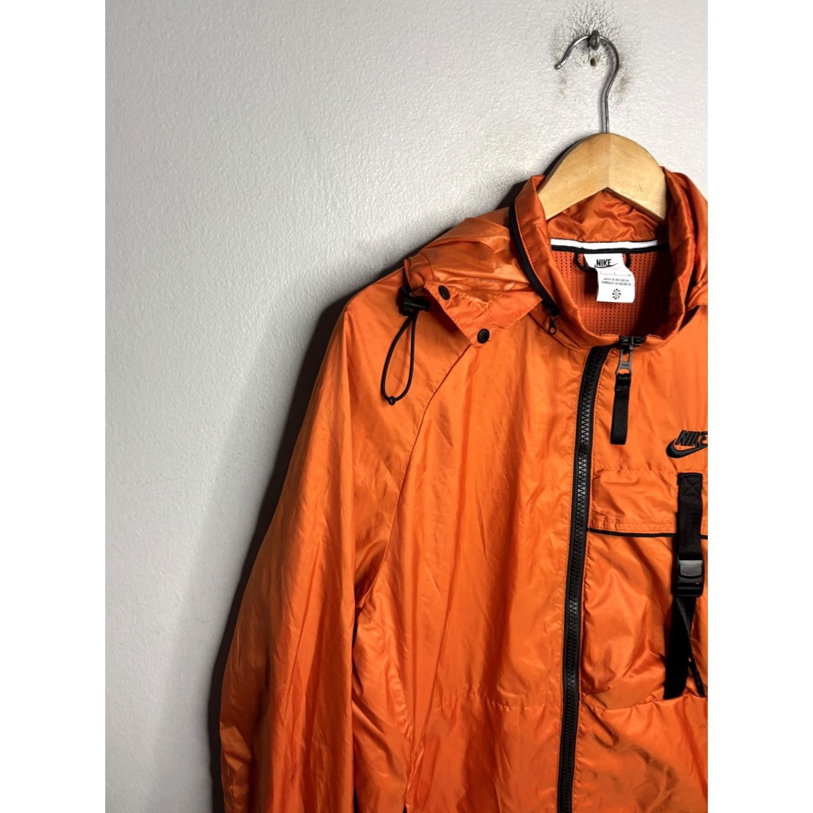Nike Nike Jacket Mens Small Orange Hooded Running Windbreaker Full Zip Chest Pocket Size US S / EU 44-46 / 1 - 2 Thumbnail