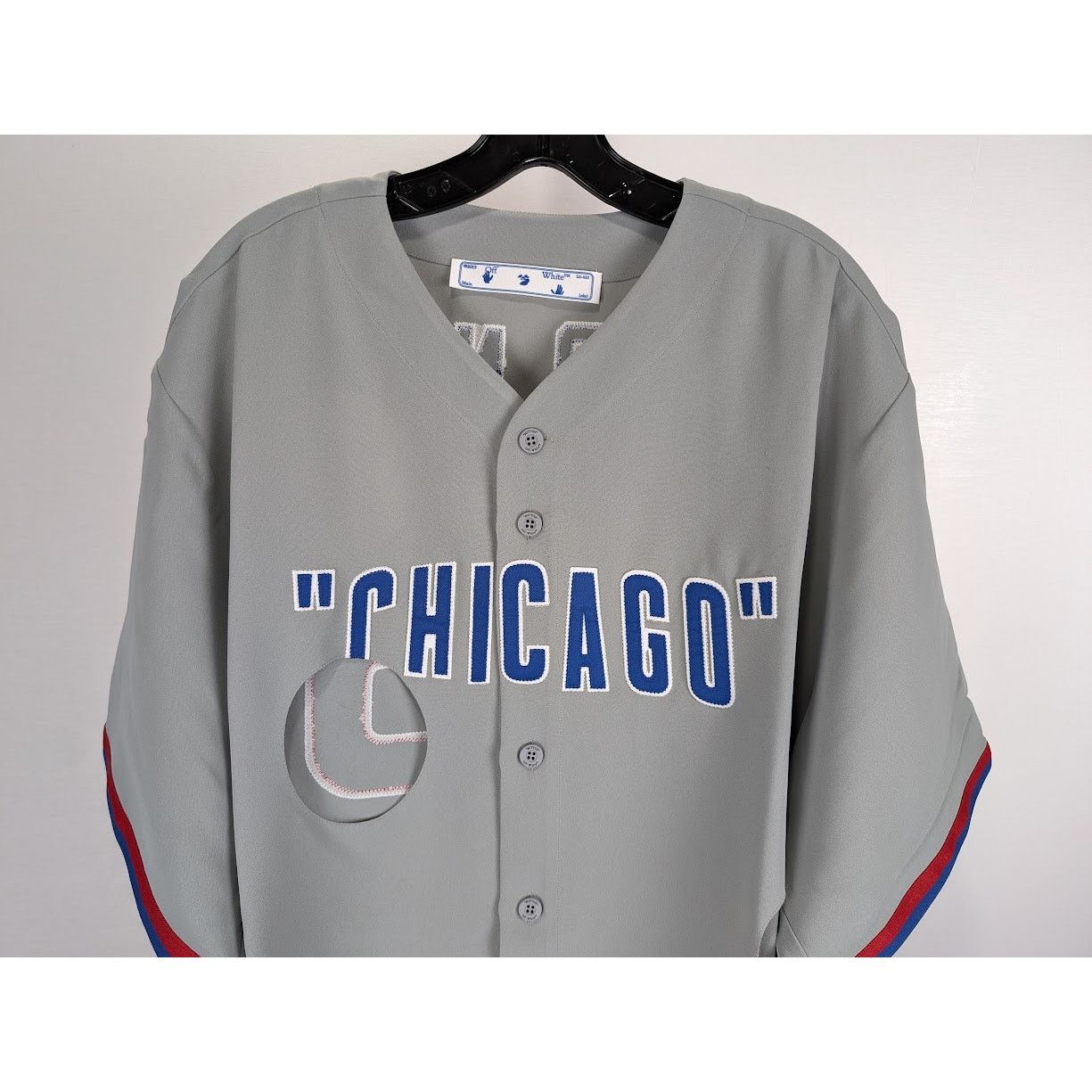 Off-White o1rshd1 Q:2 / MLB-Chicago Cubs Cheese Shirt in Grey/Blue/Red Size US XL / EU 56 / 4 - 5 Thumbnail
