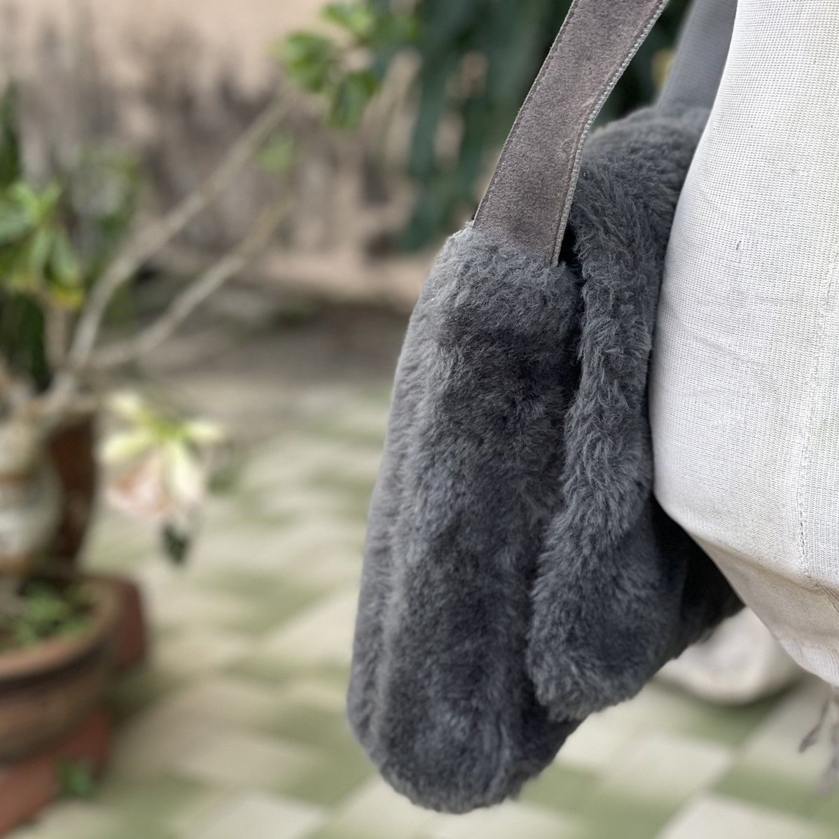 Designer × Japanese Brand × Yohji Yamamoto ❗️RARE ❗️Ined Homme Yohji Yamamoto Japan Furry Crossbody Size ONE SIZE - 5 Thumbnail