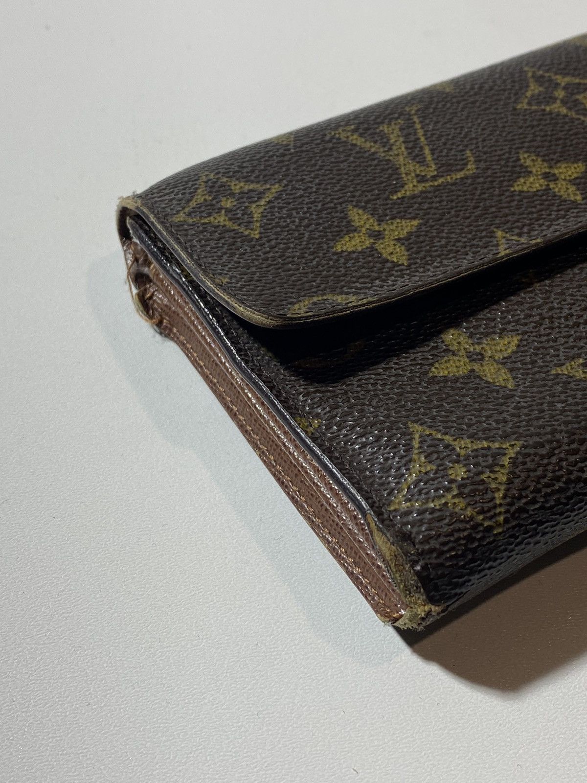 Louis Vuitton Authentic Vintage Louis Vuitton Monogram Wallet Size ONE SIZE - 5 Thumbnail