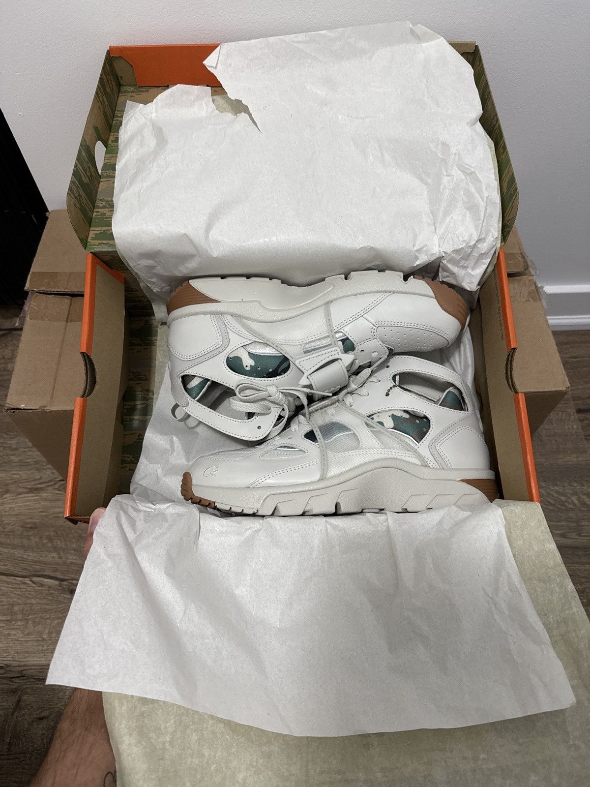 Nike Nike x Corteiz Air Trainer Huarache SP Light Bone Size US 10 / EU 43 - 1 Thumbnail