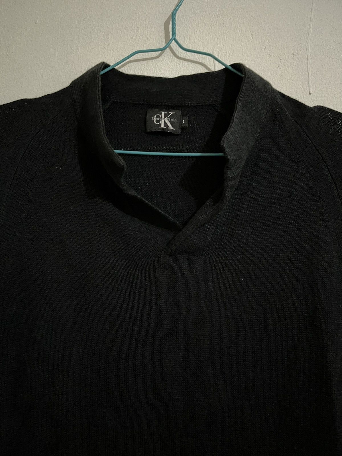 Calvin Klein Calvin Klein Black Long Sleeve V neck Size US L / EU 52-54 / 3 - 4 Thumbnail