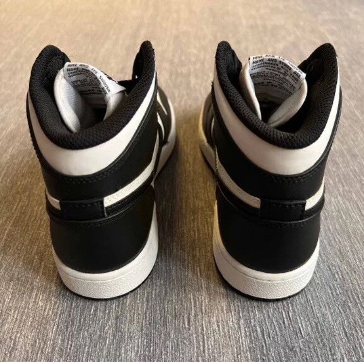 Jordan Brand Nike Air Jordan 1 Retro High OG 2014 Sz 5.5Y 555088-010 Size US 5.5 / EU 38 - 3 Thumbnail