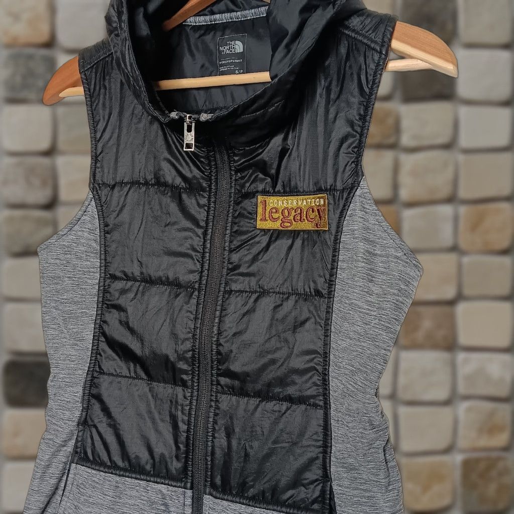 The North Face The North Face Vest Pseudo Puffer Tunic Vest Gray Black Conservation Legacy Womens S Size S / US 4 / IT 40 - 1 Thumbnail